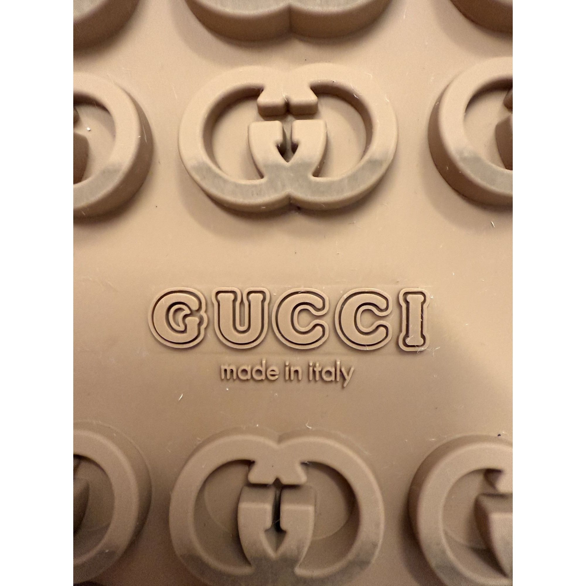 Gucci Gucci Beige Rubber GG Logo Slide Sandals Made In Italy Size Size US 7 / IT 37 - 4 Thumbnail