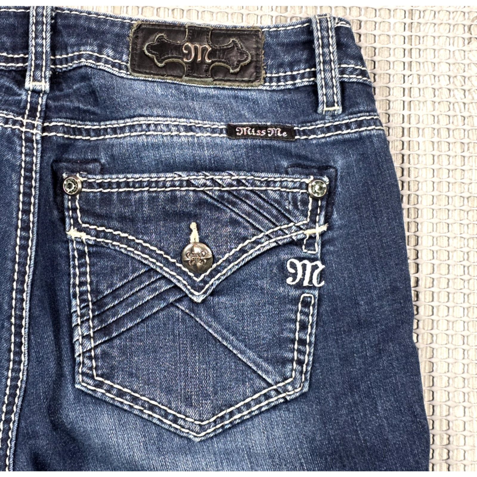 Miss Me Miss Me Boot Cut Jeans 28 Women Dark Denim 30 Inseam 32x30 Flap Pocket Distressed Vintage 28 Women Brand Miss Me Easy Rock Size 28" / US 6 / IT 42 - 7 Thumbnail