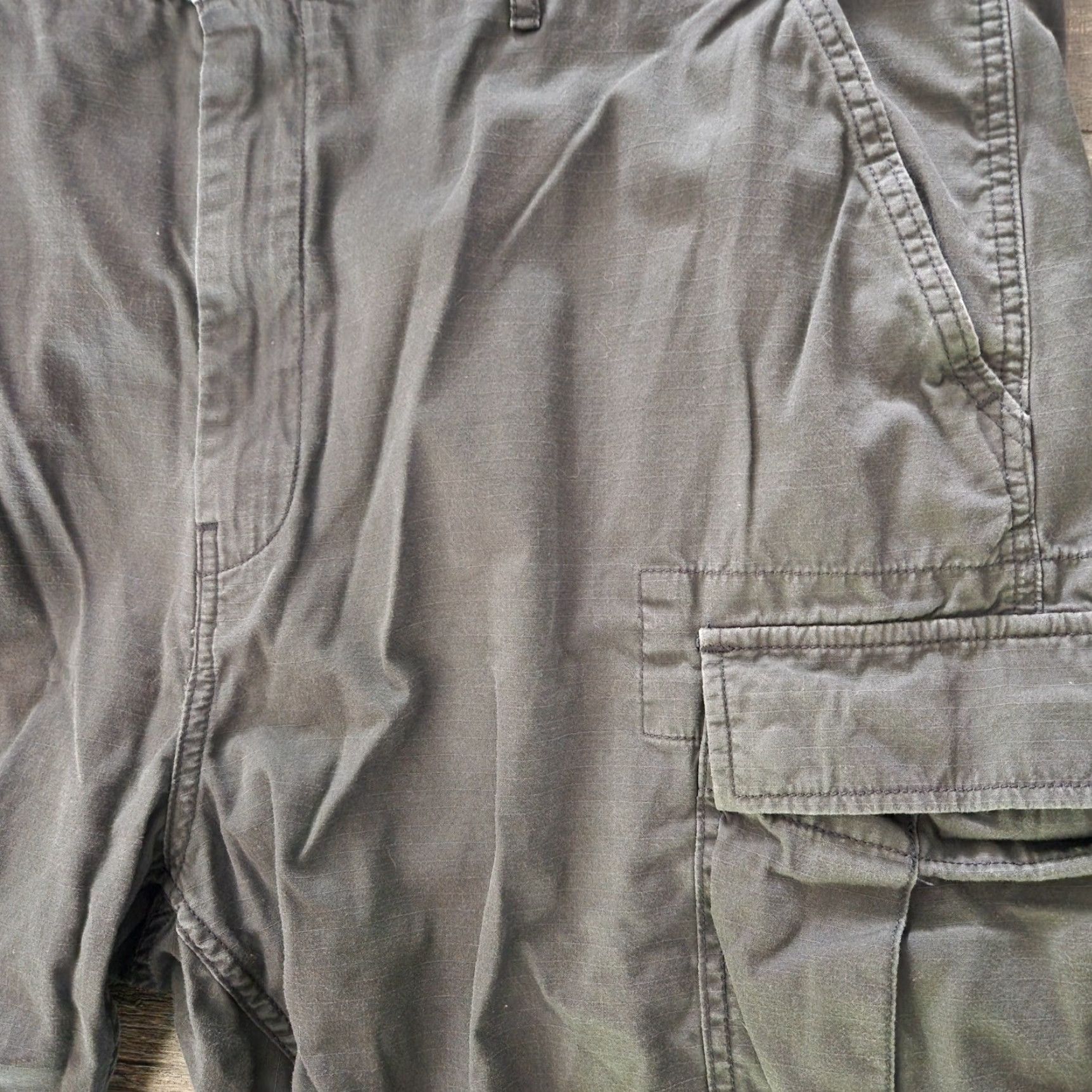 Levi's Levi's Shorts Mens 44 Gray Carrier Ripstop Cargo Cotton Outdoor 9" Ins. Casual Cargo Pocket Belt Loops Regular Inseam 9" Size US 44 / EU 60 - 3 Thumbnail