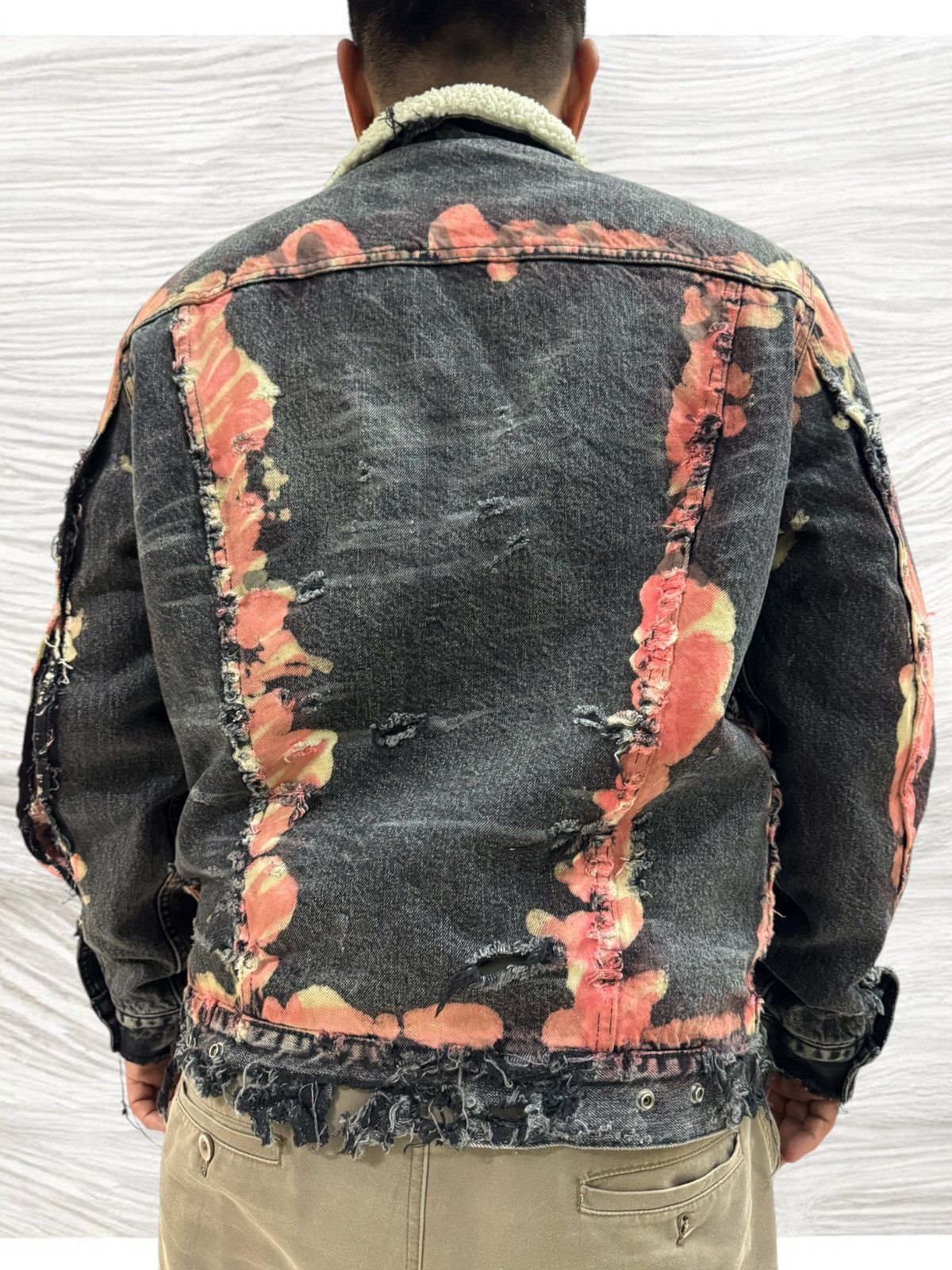 Levi's Levi's Distressed Denim Jacket Sherpa Jacket Size US M / EU 48-50 / 2 - 22 Thumbnail