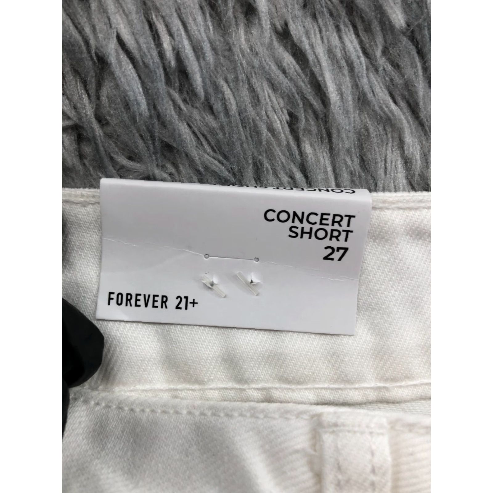 Forever 21 FOREVER 21 White Denim Jean Short Women 27 Mid Rise Light Wash 5-Pocket Casual Flat Front Size 27" / US 4 / IT 40 - 7 Thumbnail