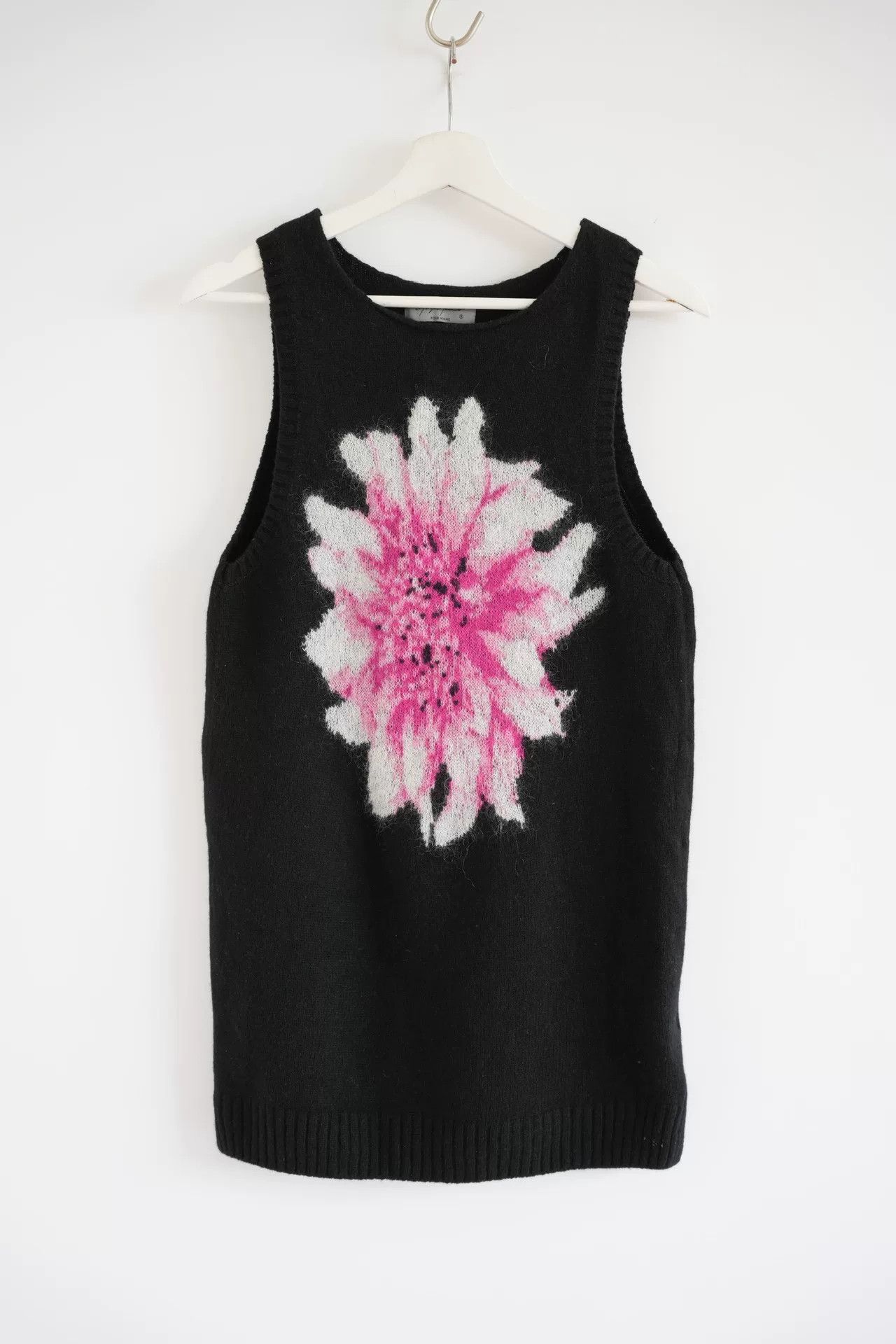 Yohji Yamamoto black sleeveless knit vest with floral design Size US L / EU 52-54 / 3 - 1 Thumbnail