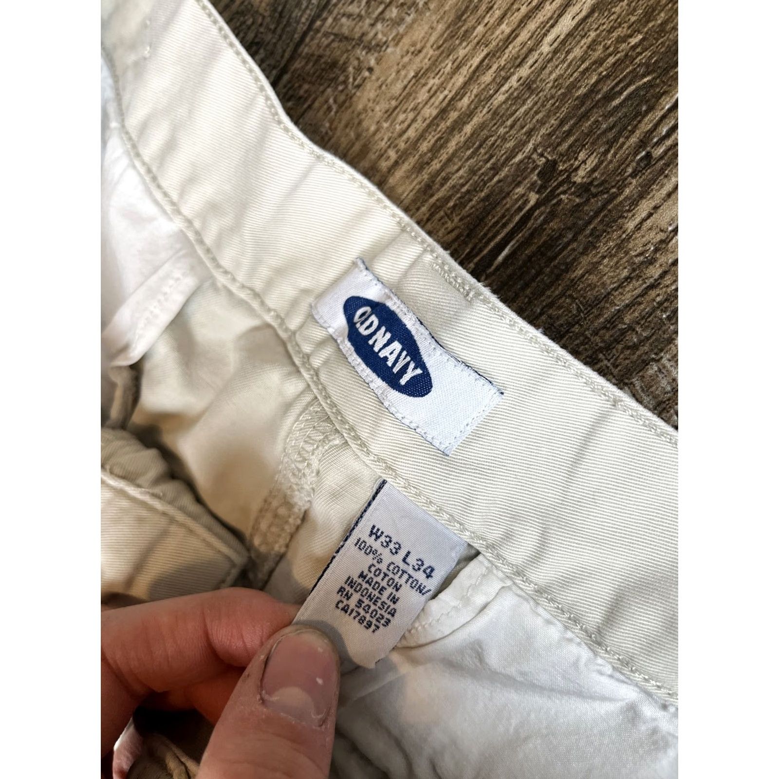 Old Navy VINTAGE Old Navy Cargo Shorts Mens 32 White Distressed Baggy 90s Grunge Y2K Mens Size US 32 / EU 48 - 5 Thumbnail