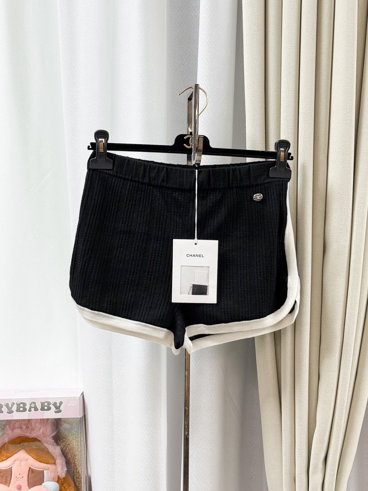 Chanel Chanel 24C Black Waffle Shorts Size 38" / US 16 / IT 52 - 1 Thumbnail