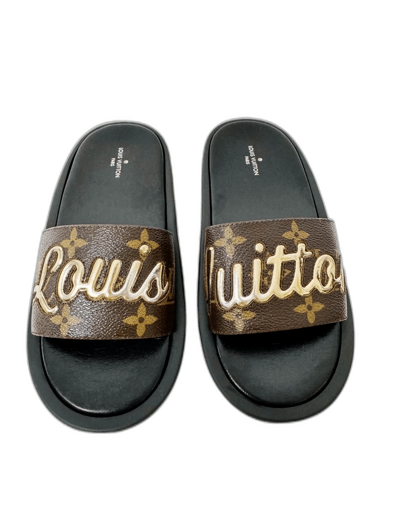 Louis Vuitton Louis Vuitton Slides Size 35 Used 2-3 Times Size US 5 / IT 35 - 1 Thumbnail