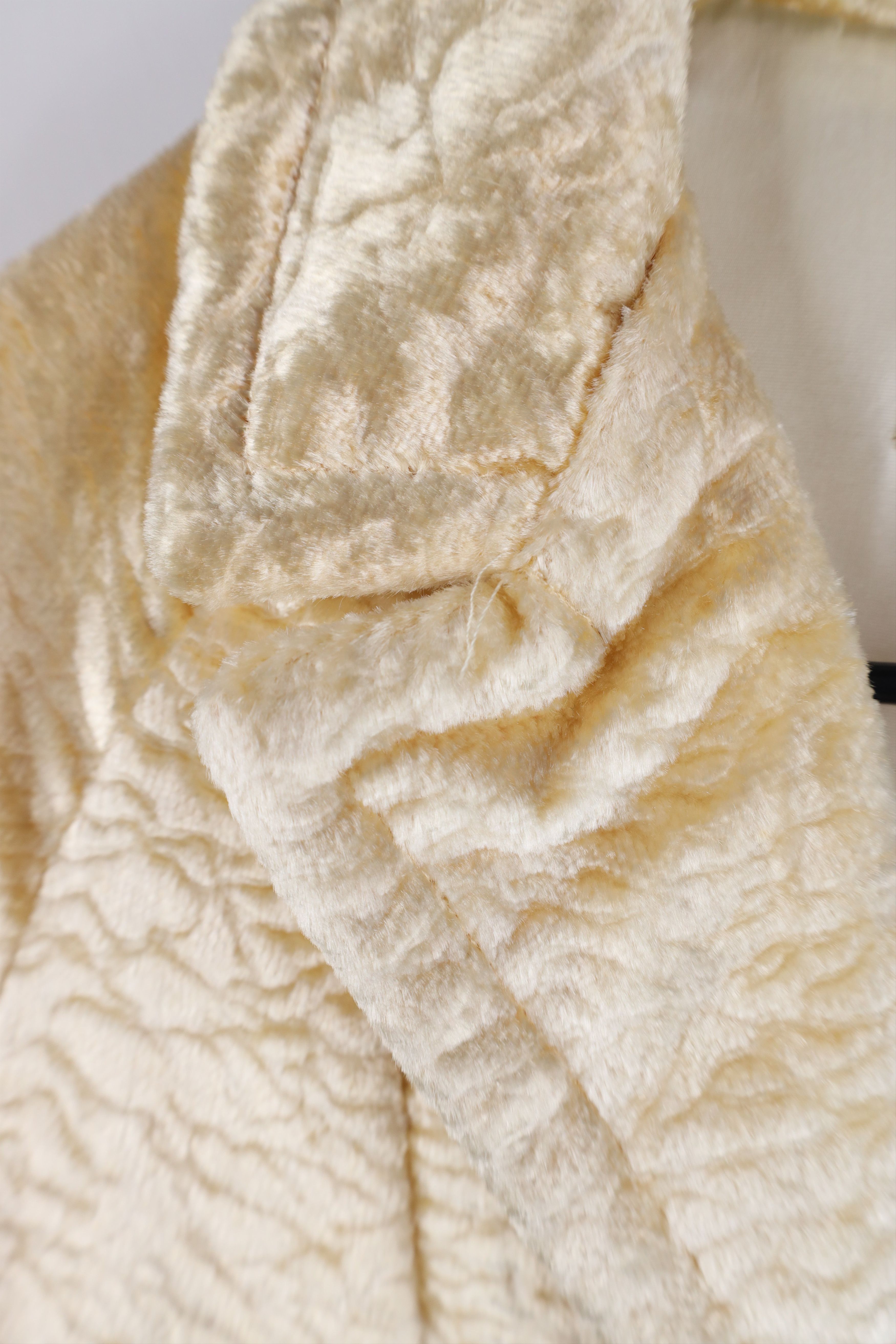 Vintage Vintage 50s 60s Streetwear Velvet Flower Jacket USA Cream Size M / US 6-8 / IT 42-44 - 8 Thumbnail