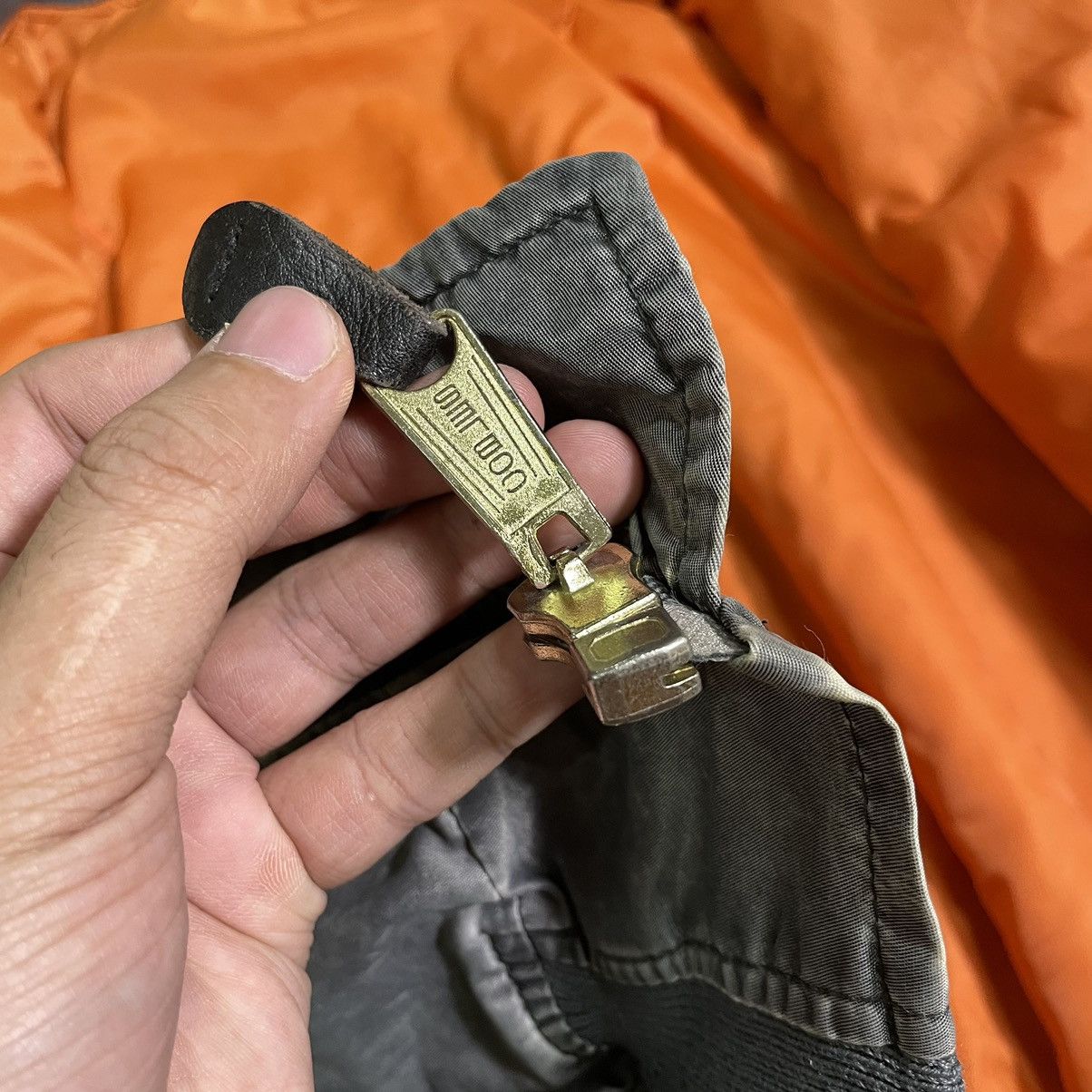 Avirex Vintage 90s MA-1 Bomber Jacket Sun Faded Trashed Distressed Size US M / EU 48-50 / 2 - 15 Thumbnail