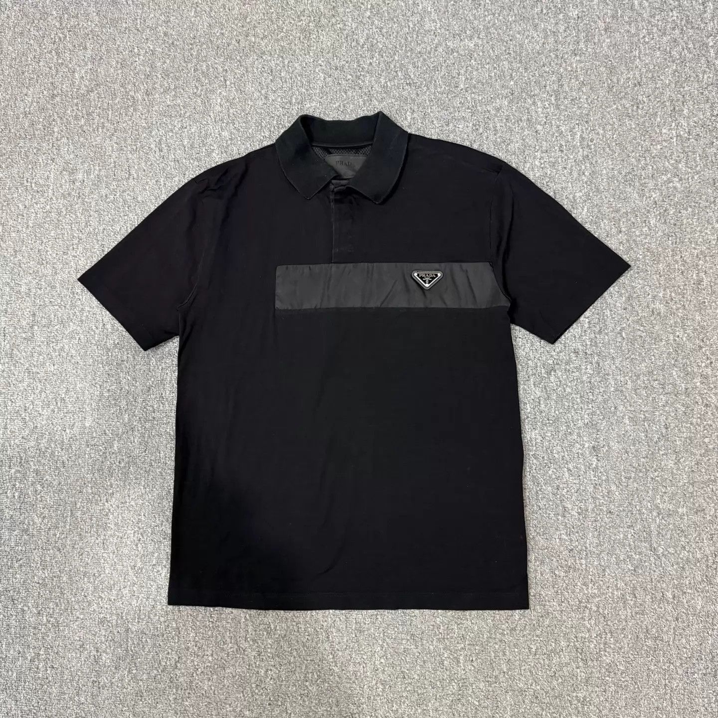 Prada Black Short-Sleeve Polo with Contrast Panel Size US S / EU 44-46 / 1 - 1 Thumbnail