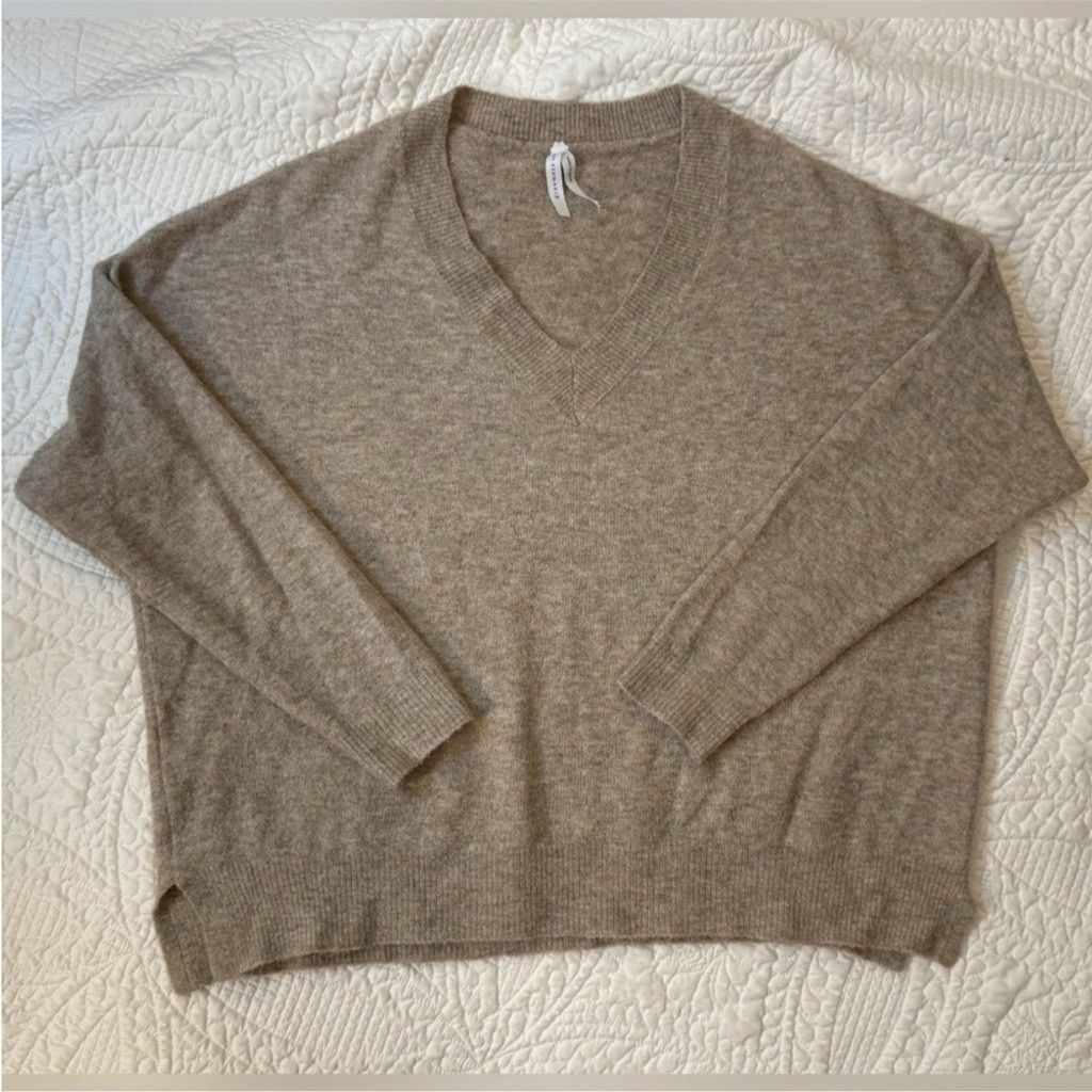 Debut Dreamers by Debut Beige Fuzzy V-Neck Sweater Medium Size M / US 6-8 / IT 42-44 - 6 Thumbnail