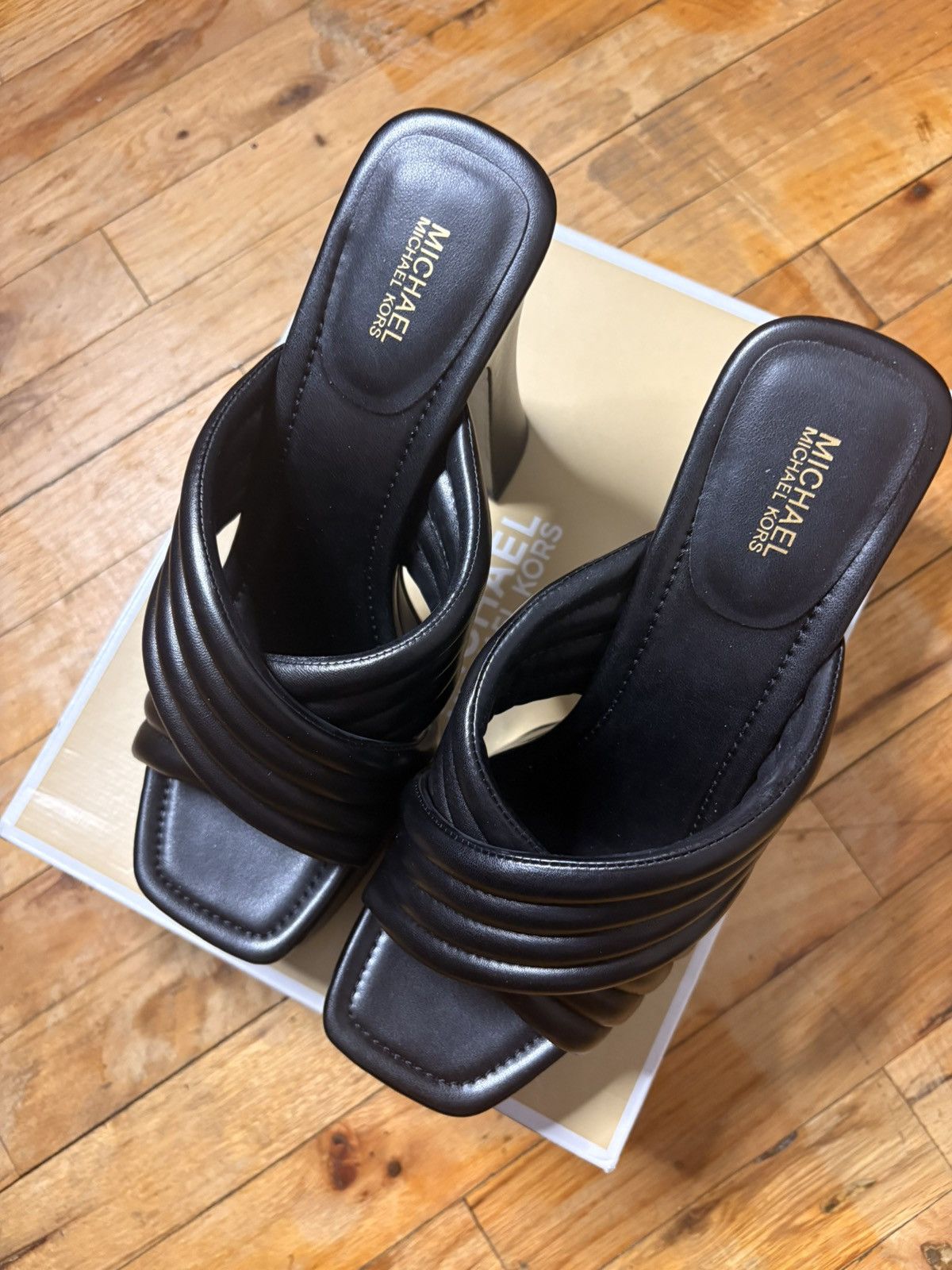 Michael Kors Michael Kors quilted, block heel, platform sandals Size US 10 / IT 40 - 4 Thumbnail