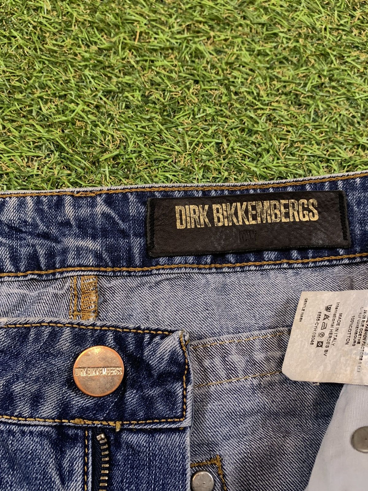 Vintage Y2K Dirk Bikkembergs jeans shorts denim size 28