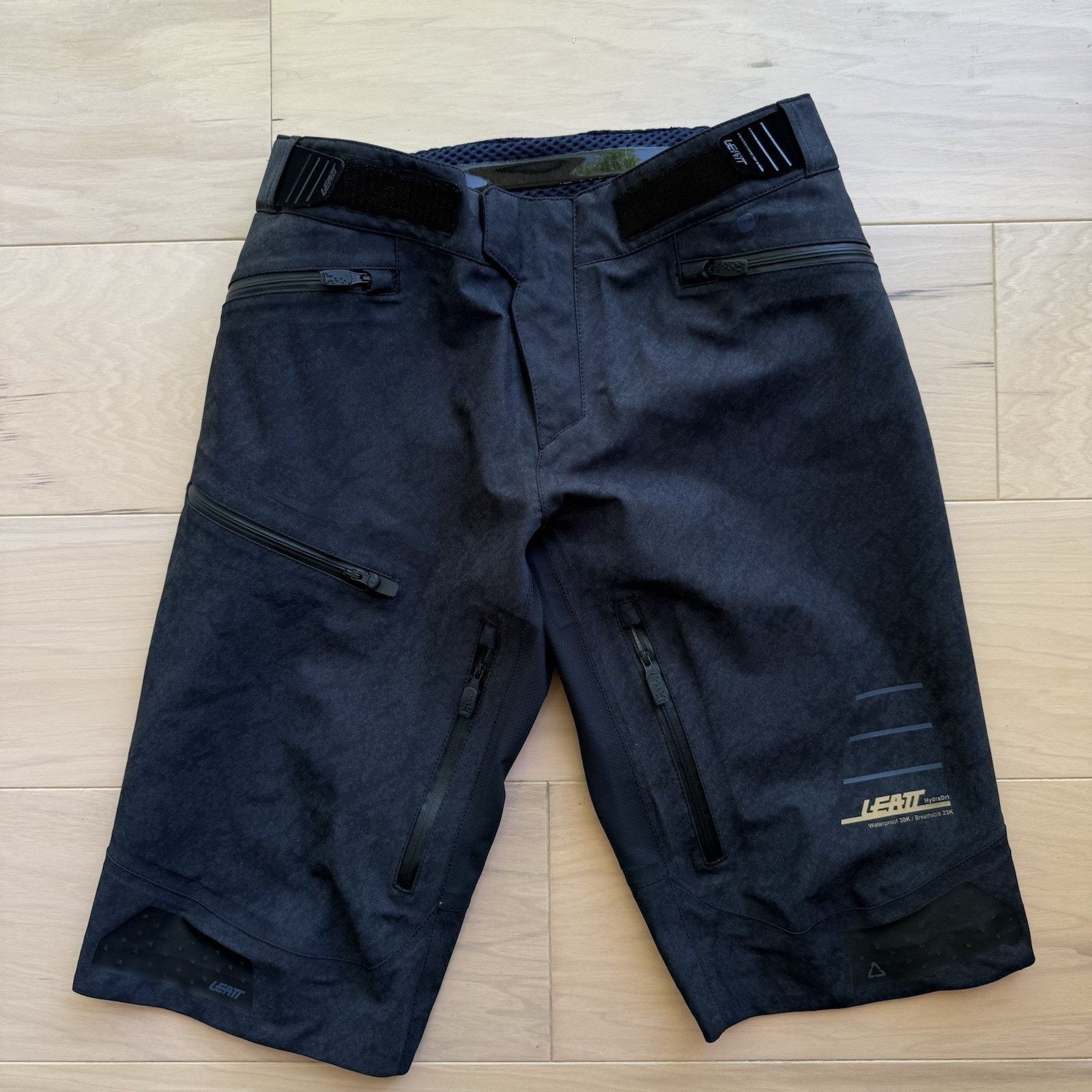Other Leatt Hydradri Shorts Black Linerless Waterproof Athleisure Size US 28 / EU 44 - 3 Thumbnail