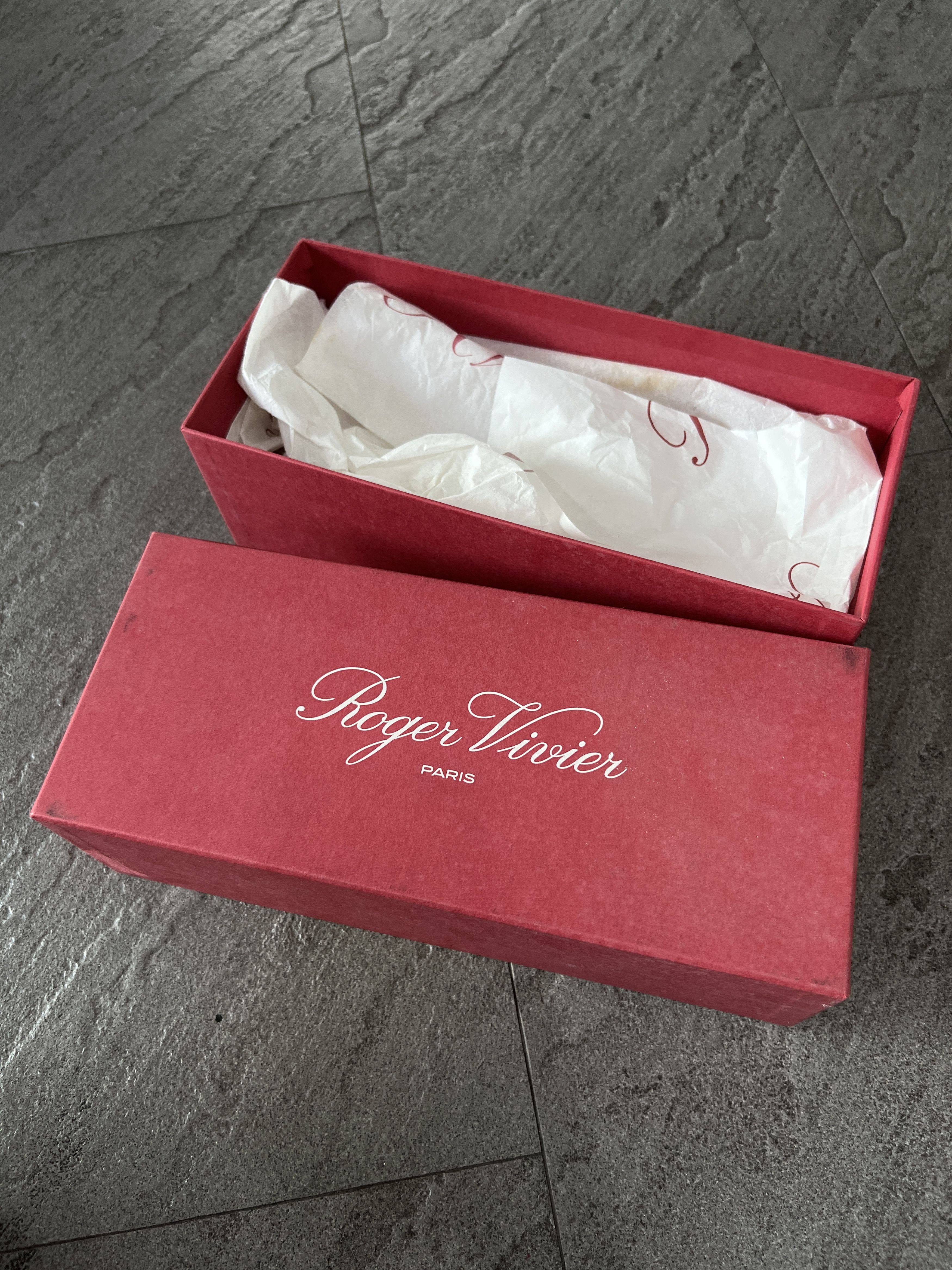 Roger Vivier Roger Vivier Buckle Heels Blue Patent Pumps Size US 6 / IT 36 - 12 Thumbnail