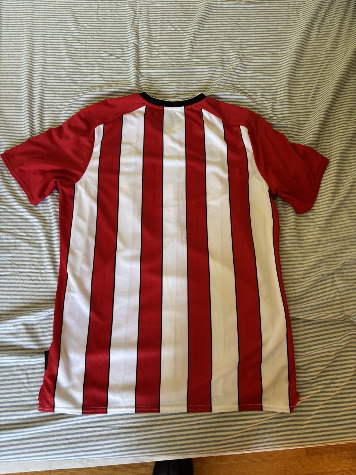 Umbro 20-21 Brentford home kit Size US XL / EU 56 / 4 - 2 Thumbnail
