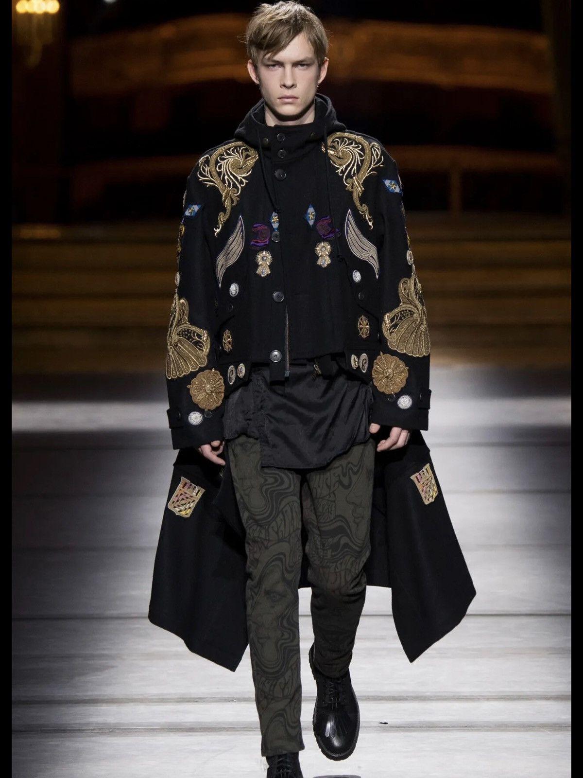 Dries Van Noten DRIES VAN NOTEN AW16 Runway Emblem DoubleBreasted Wool Coat Size US S / EU 44-46 / 1 - 8 Thumbnail
