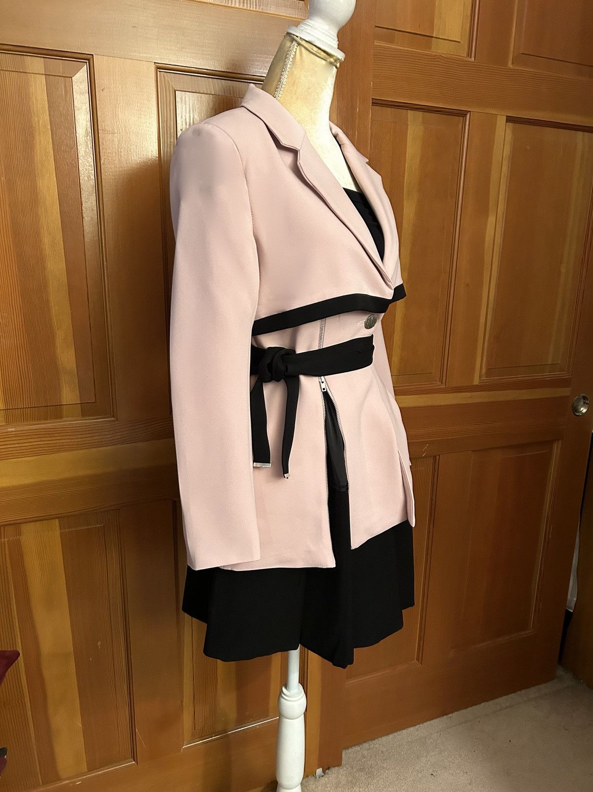 Designer × Other NWT, Lavishly Paris Pink Long Sleeve Skirt Suit Dress. Size M / US 6-8 / IT 42-44 - 5 Thumbnail