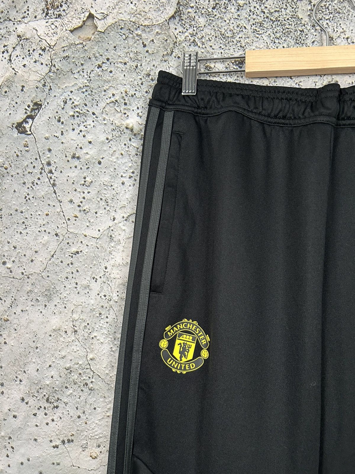 Adidas Adidas Manchester United Football Sweatpants Soccer Size US 34 / EU 50 - 3 Thumbnail