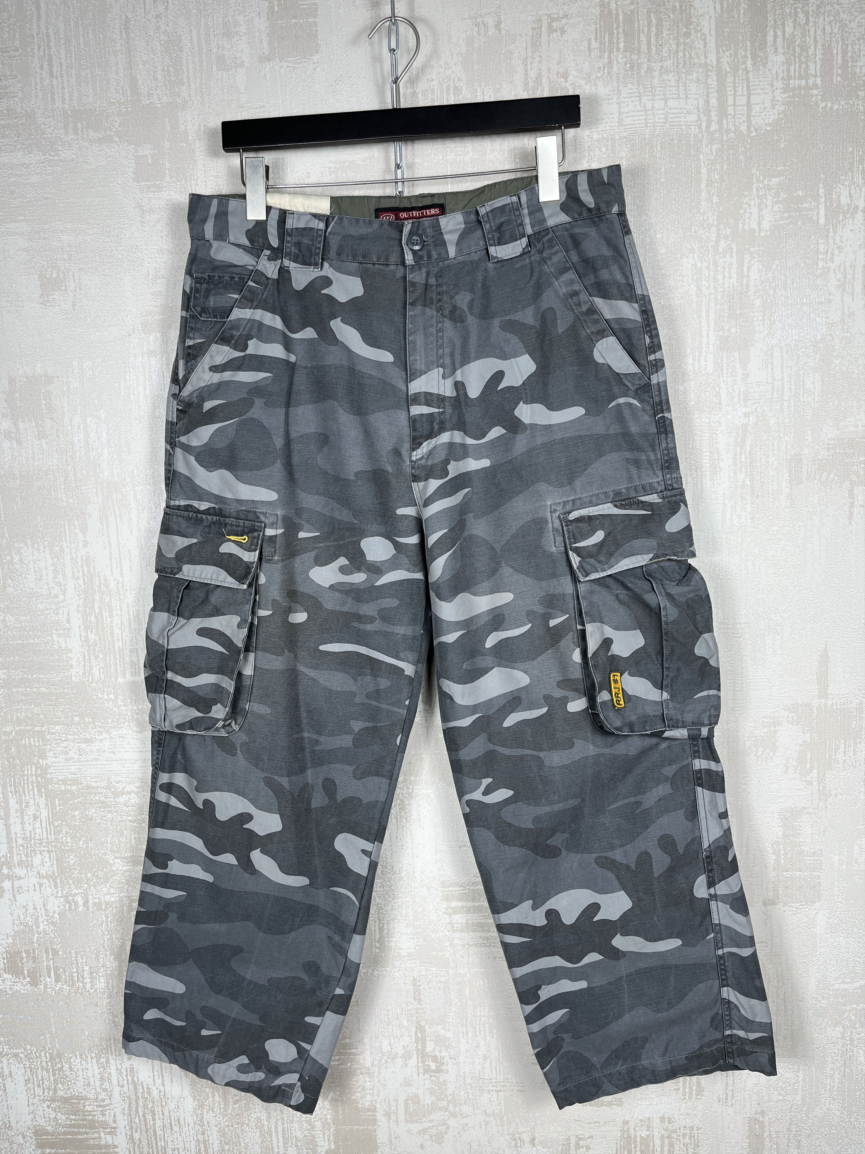 Vintage Vintage RRJ Outfitters Camouflage Camo Cargo Pants Size US 34 / EU 50 - 2 Thumbnail