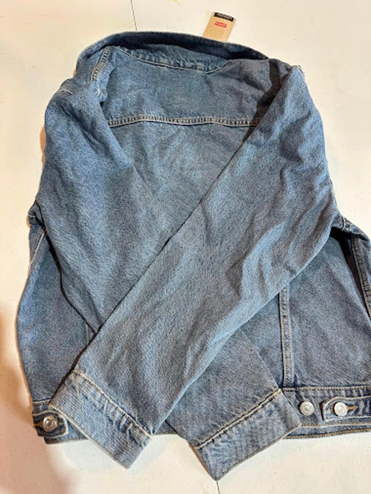 Other Levis Trucker Denim Jacket Mens L Light Wash Classic NWT Size US L / EU 52-54 / 3 - 5 Thumbnail