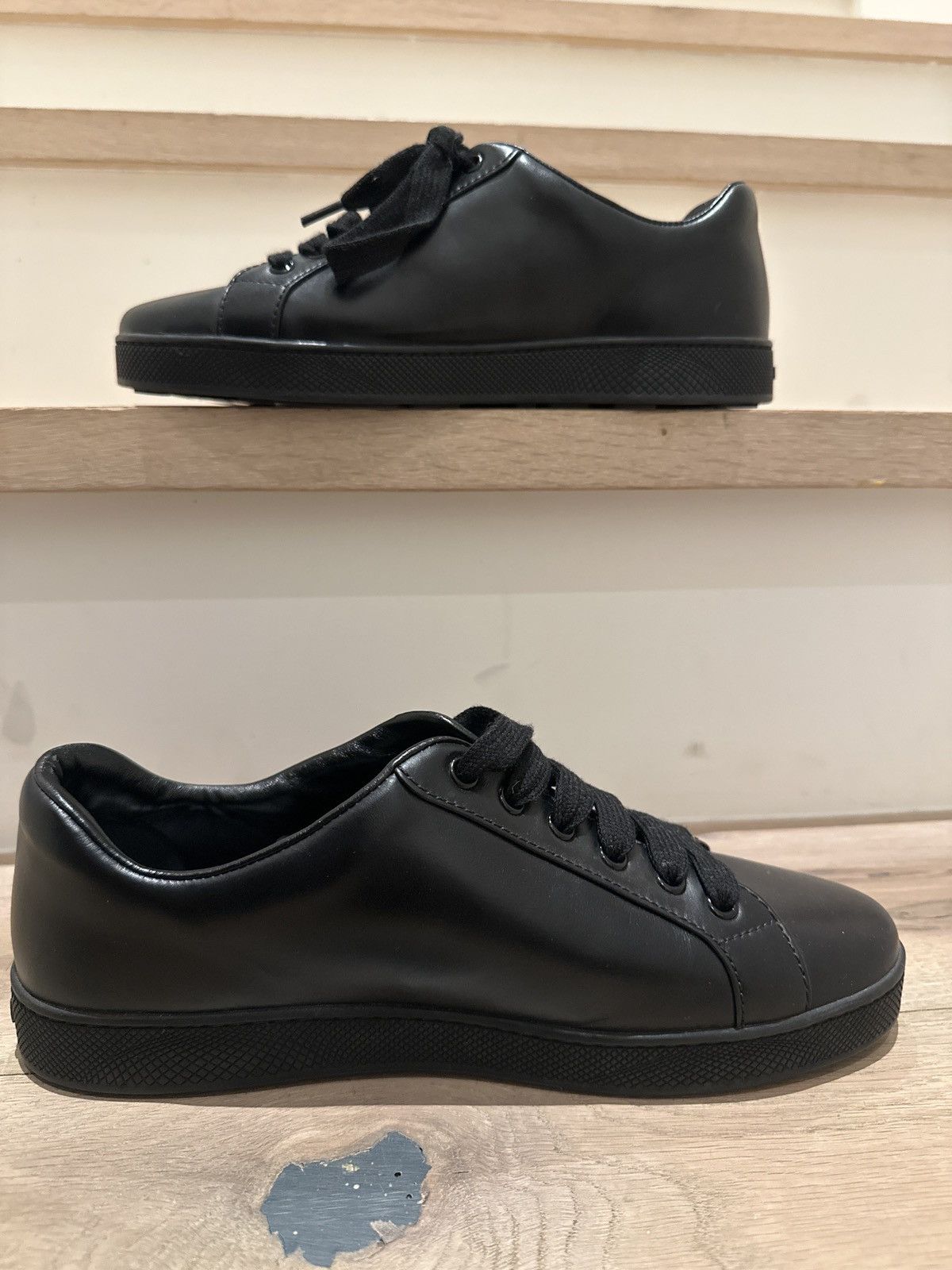 Prada $650 Prada Leather Low-Top Sneakers Black Size 39 US 8 Size US 8 / IT 38 - 7 Thumbnail