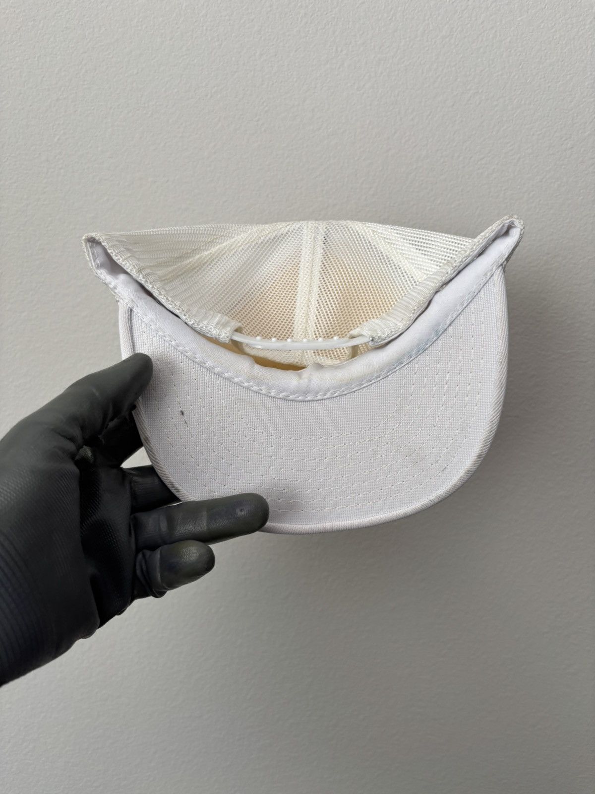 Vintage Vintage White Trucker Hat Size ONE SIZE - 3 Thumbnail