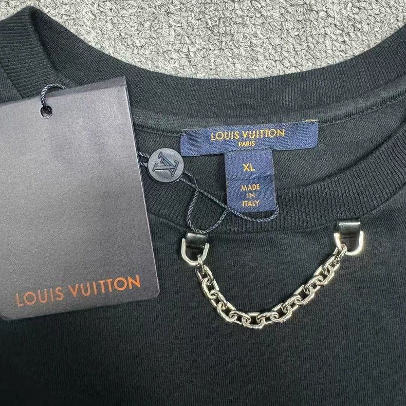 Louis Vuitton Louis Vuitton Black Chain Letter Print Short Sleeve Size US XL / EU 56 / 4 - 3 Thumbnail