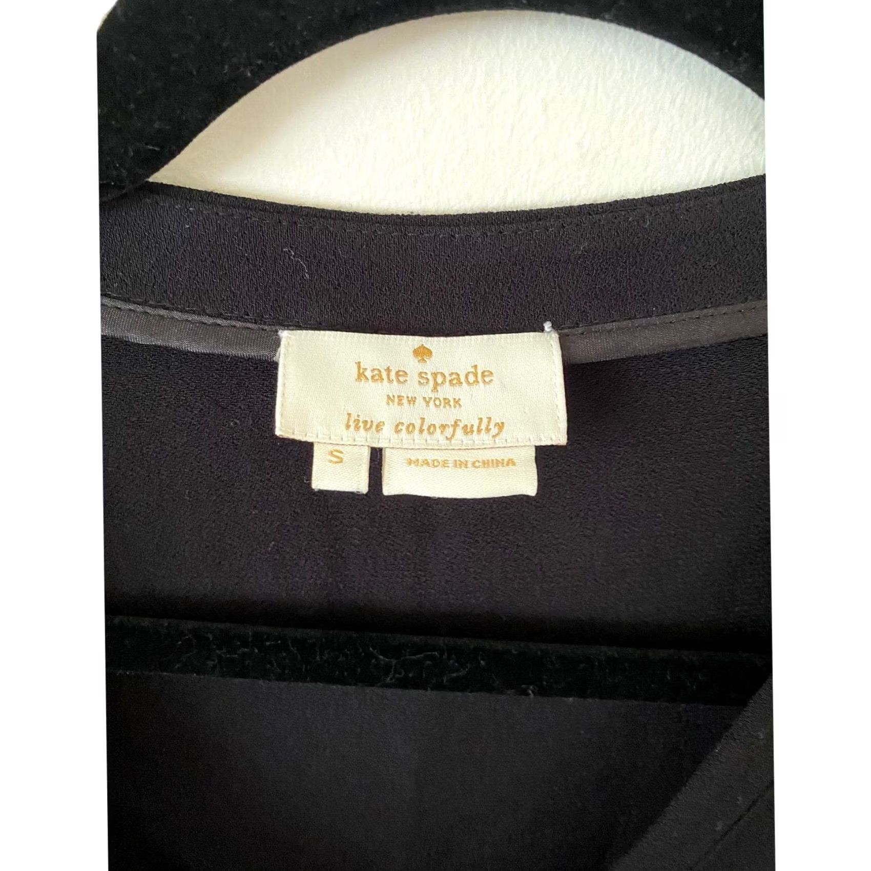 Vintage Kate Spade Blouse Shirt V-Neck Crepe Ruffle Sleeve Black Small Womens Size S / US 4 / IT 40 - 3 Thumbnail