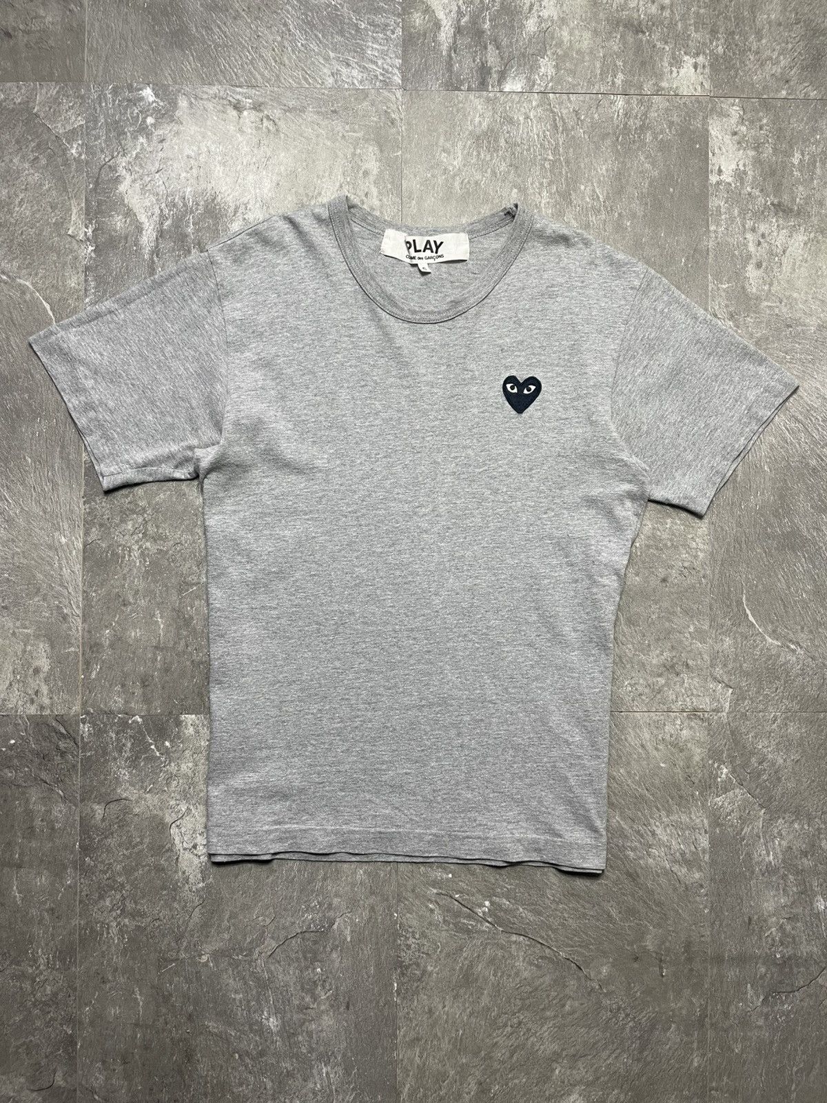 Play Comme Des Garcons CDG Tee Small gray Heart T Shirt