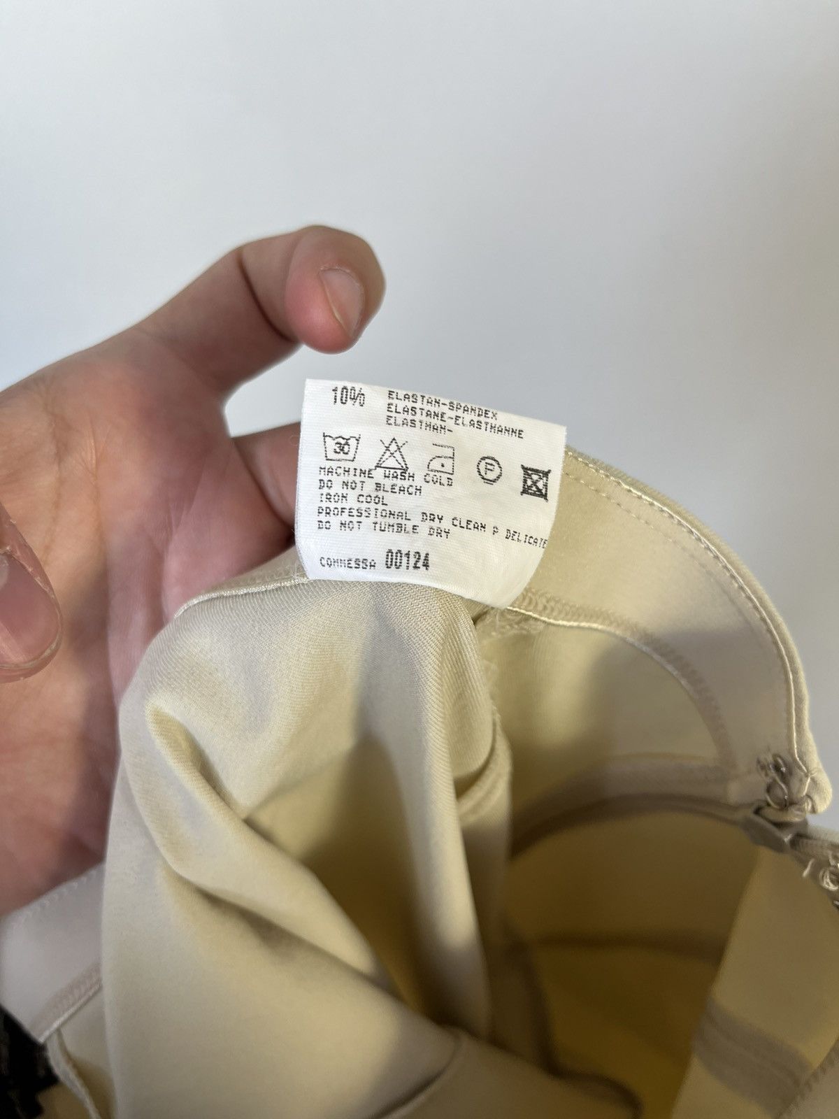 Marithe + Francois Girbaud Marithe + Francois Girbaud Luxury Nylon Pants Trousers Size 28" / US 6 / IT 42 - 7 Thumbnail