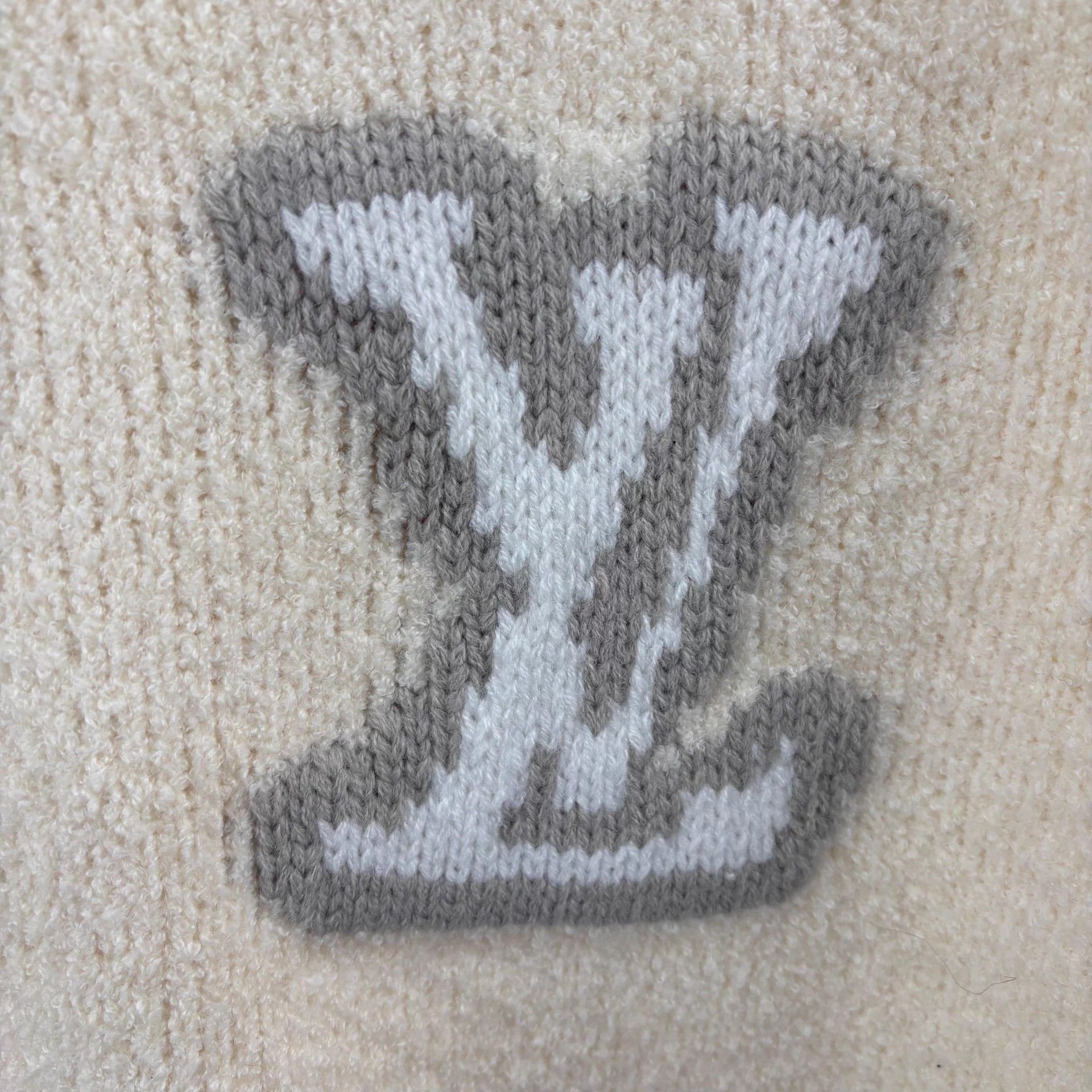Louis Vuitton LV Logo Intarsia Teddy Sweater M 100% Wool Size US M / EU 48-50 / 2 - 6 Thumbnail