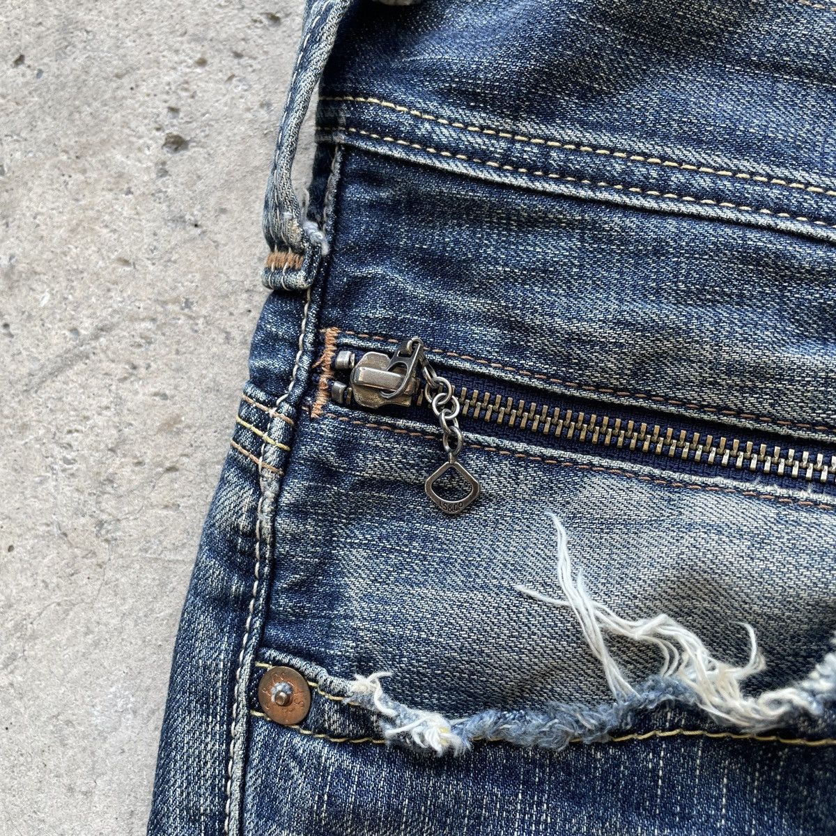 Levi's W33x30.5💥 Vintage Levi’s 502 Faded Jeans Denim Pants Size US 33 - 12 Thumbnail