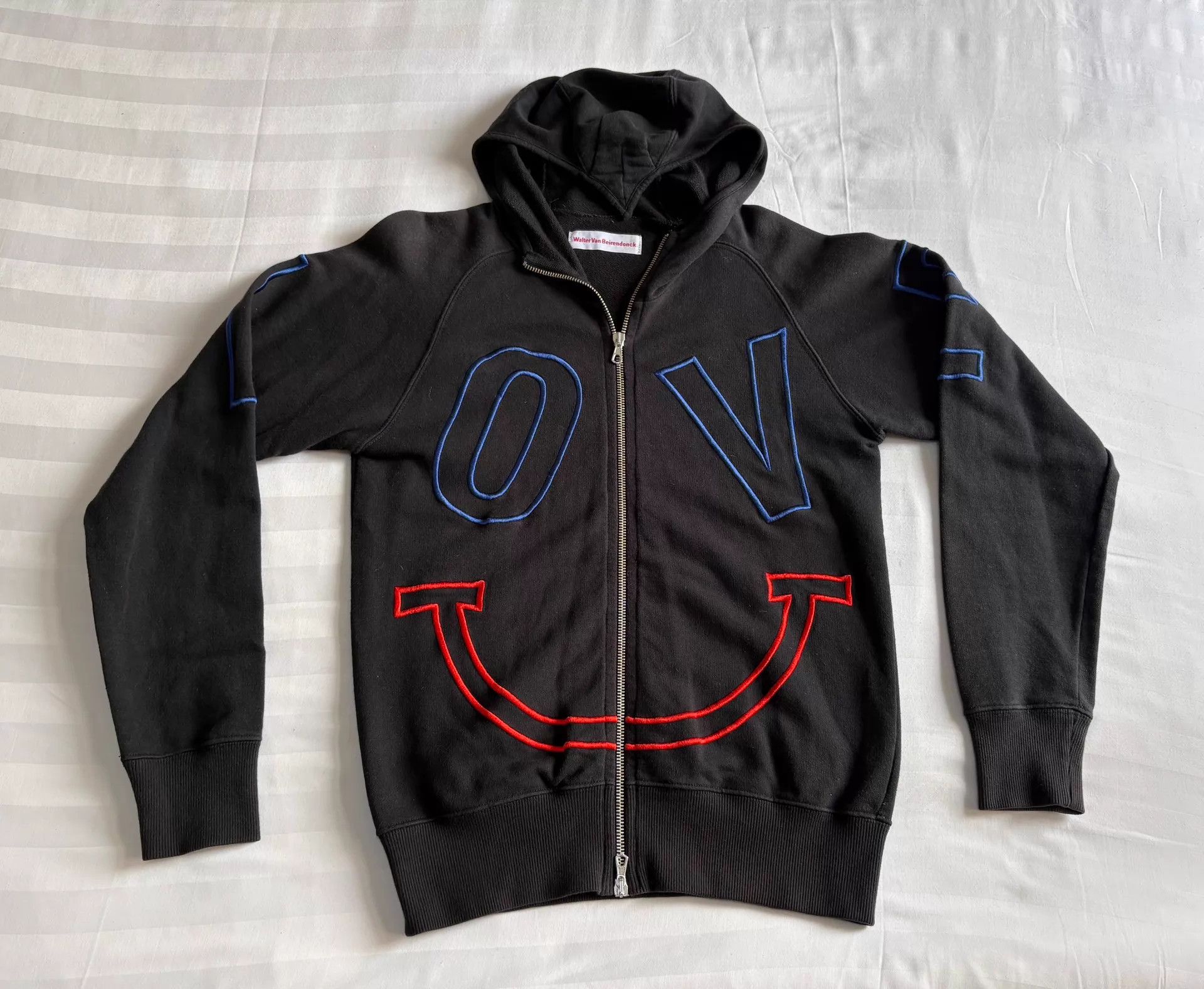 Walter Van Beirendonck WVB LOVE & Orange Smiley Pointed Hoodie S Size S / US 4 / IT 40 - 1 Thumbnail