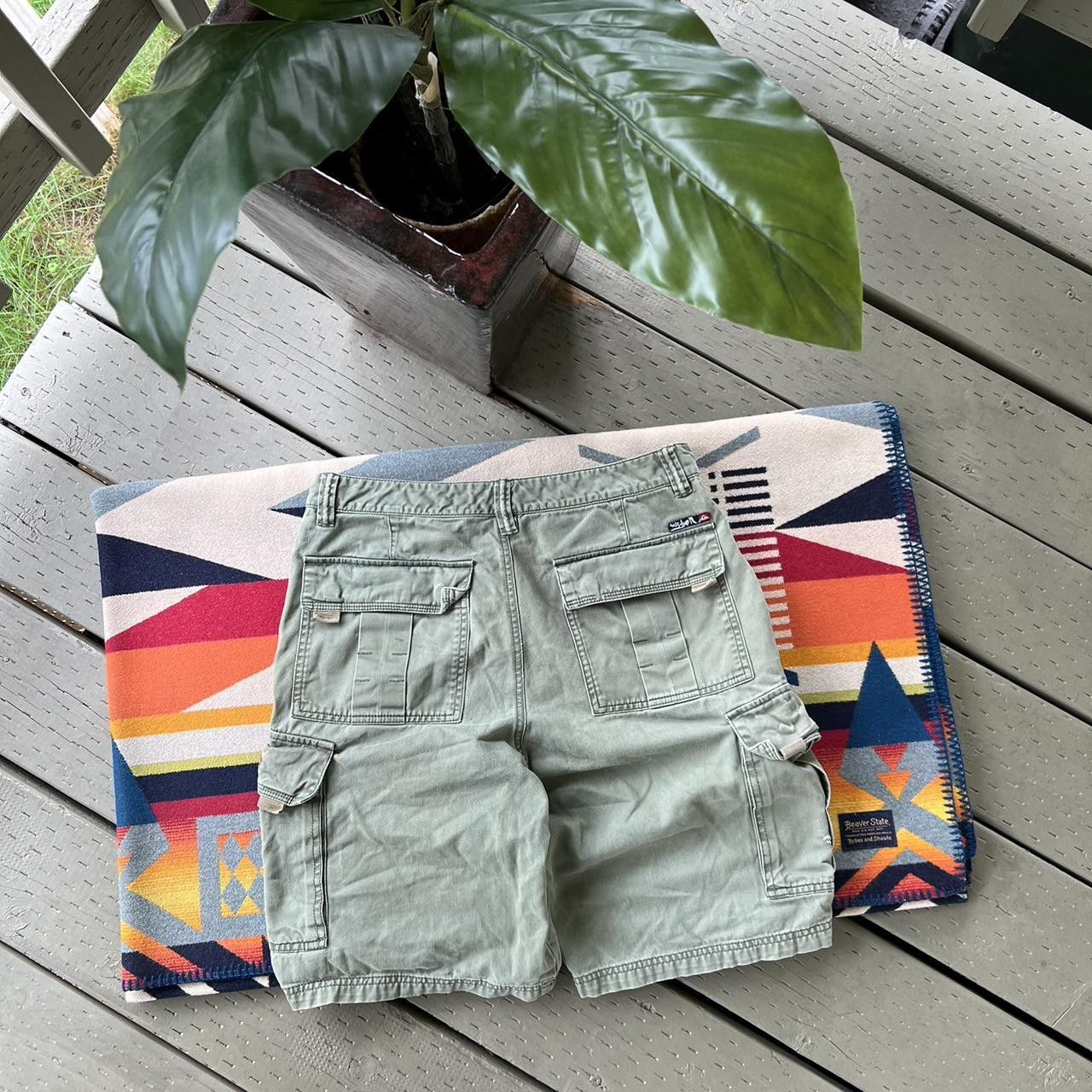 Quiksilver Quiksilver Vintage Shorts Size US 30 / EU 46 - 1 Thumbnail