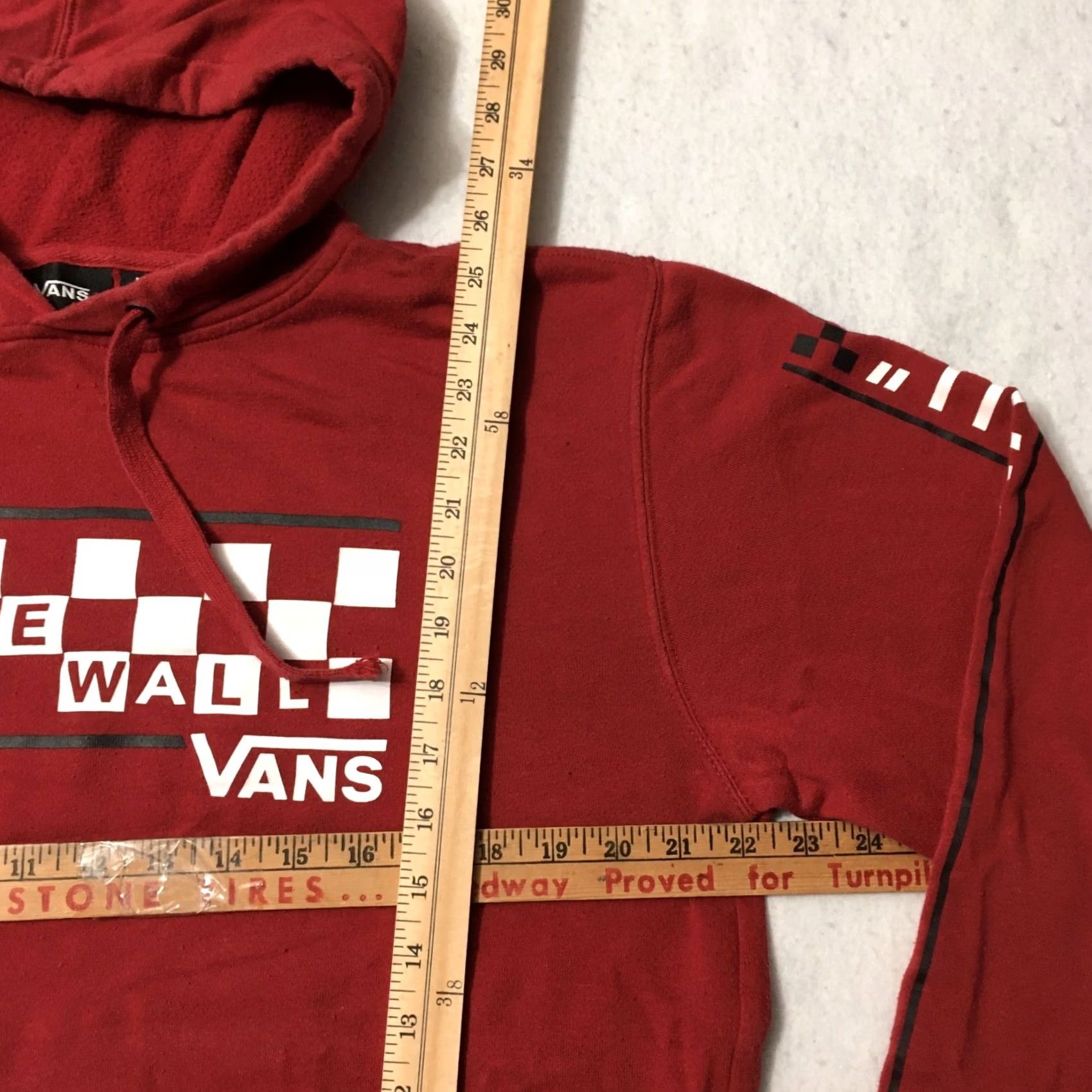 Vans Vans "Off The Wall" Hoodie Sweatshirt red medium graphic drawstring Size US M / EU 48-50 / 2 - 5 Thumbnail