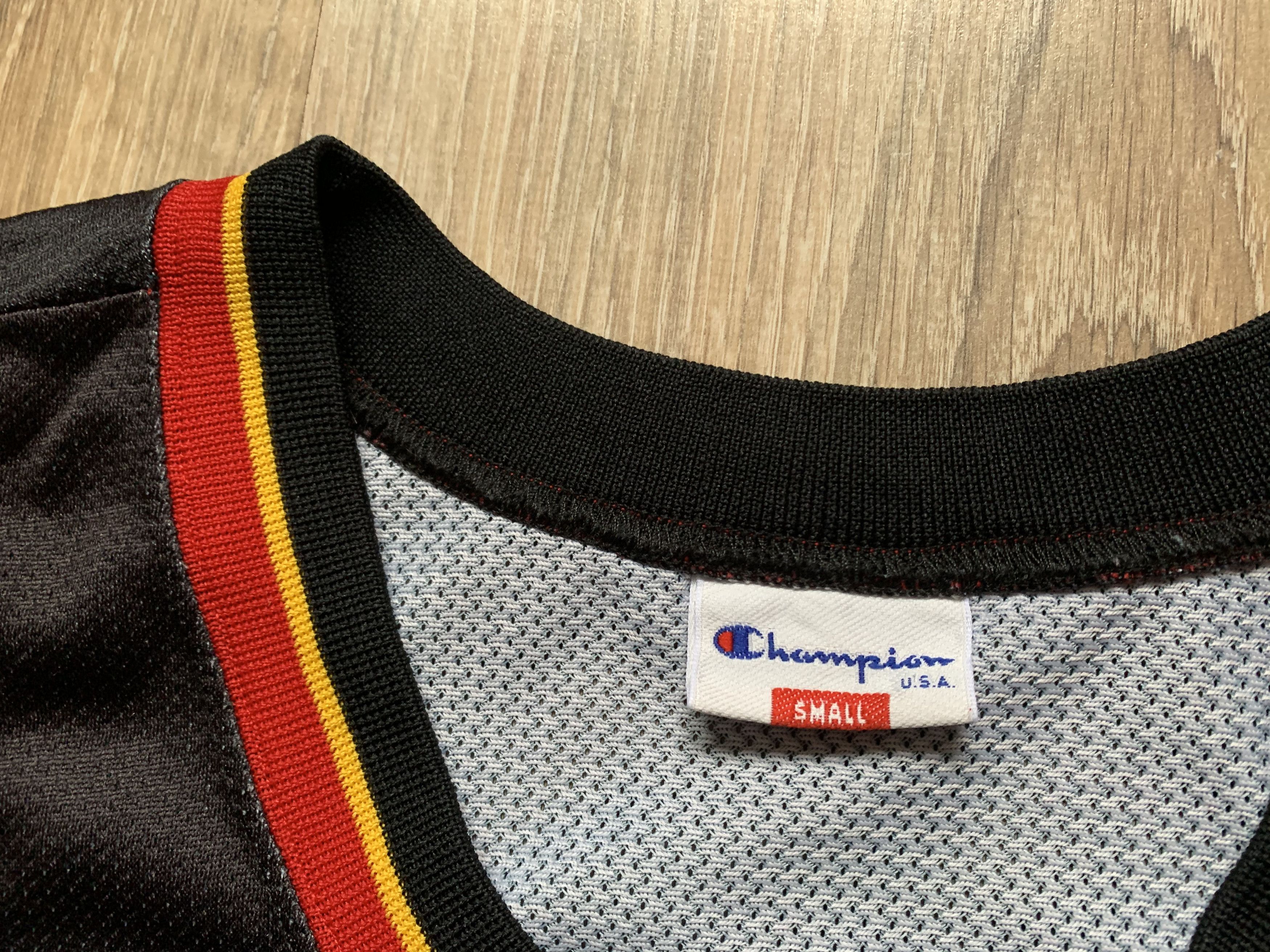 Champion × NBA × Vintage Vintage Champion Atlanta Hawks Stacey Augmon 1995 Jersey Size US S / EU 44-46 / 1 - 5 Thumbnail