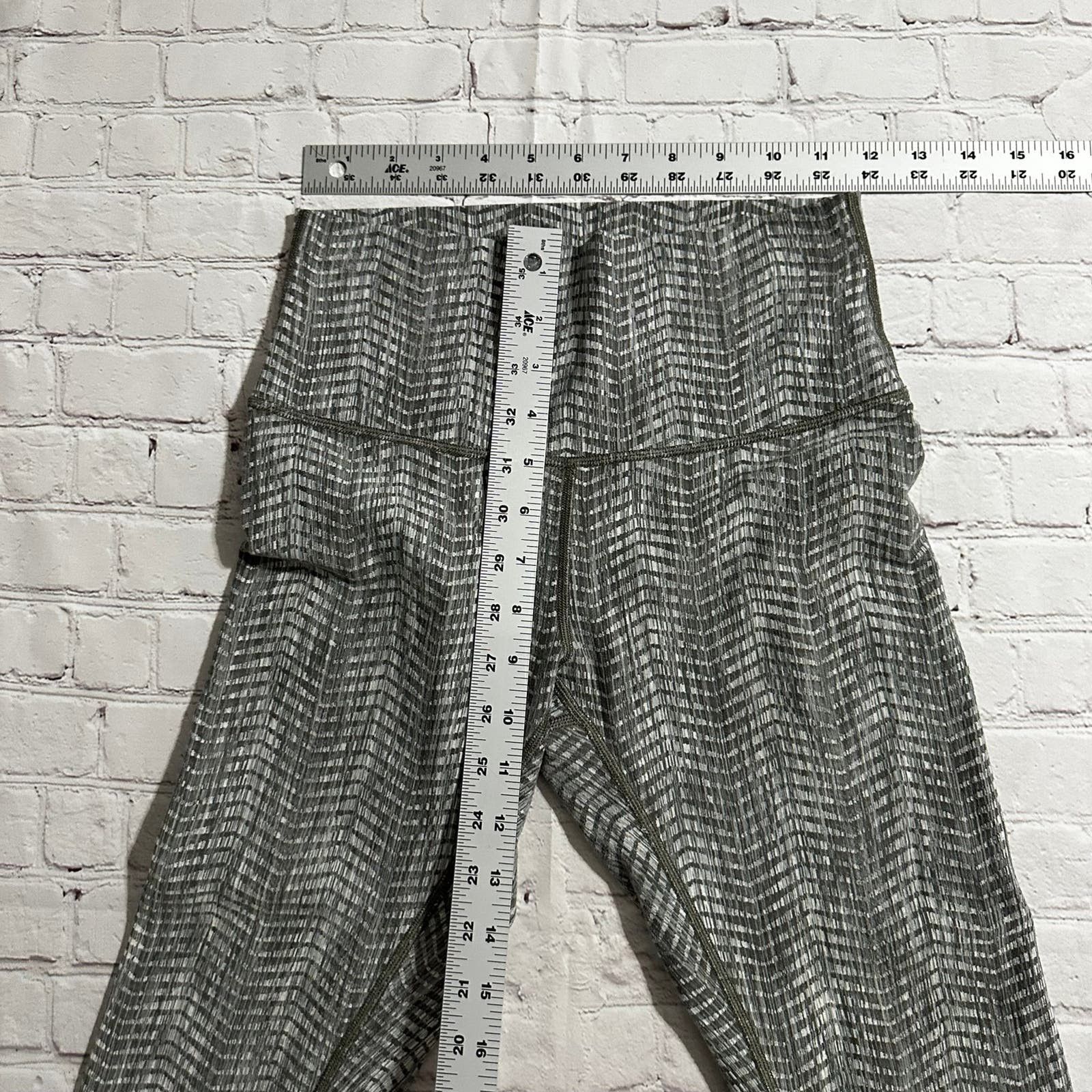 Lululemon lululemon leggings size 4 Size 27" / US 4 / IT 40 - 8 Thumbnail