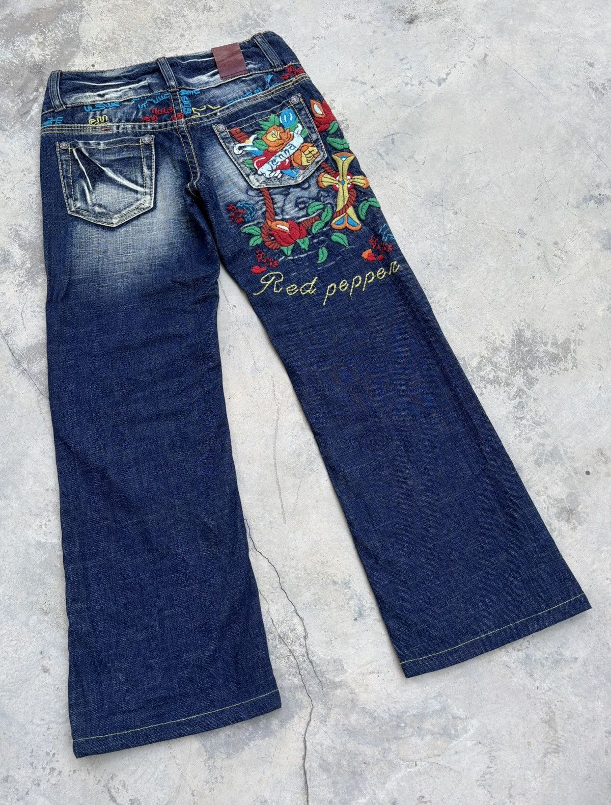 Ed Hardy Flare Baggy Red Pepper Embroidery Ed Hardy Style Jean Size 28" / US 6 / IT 42 - 3 Thumbnail