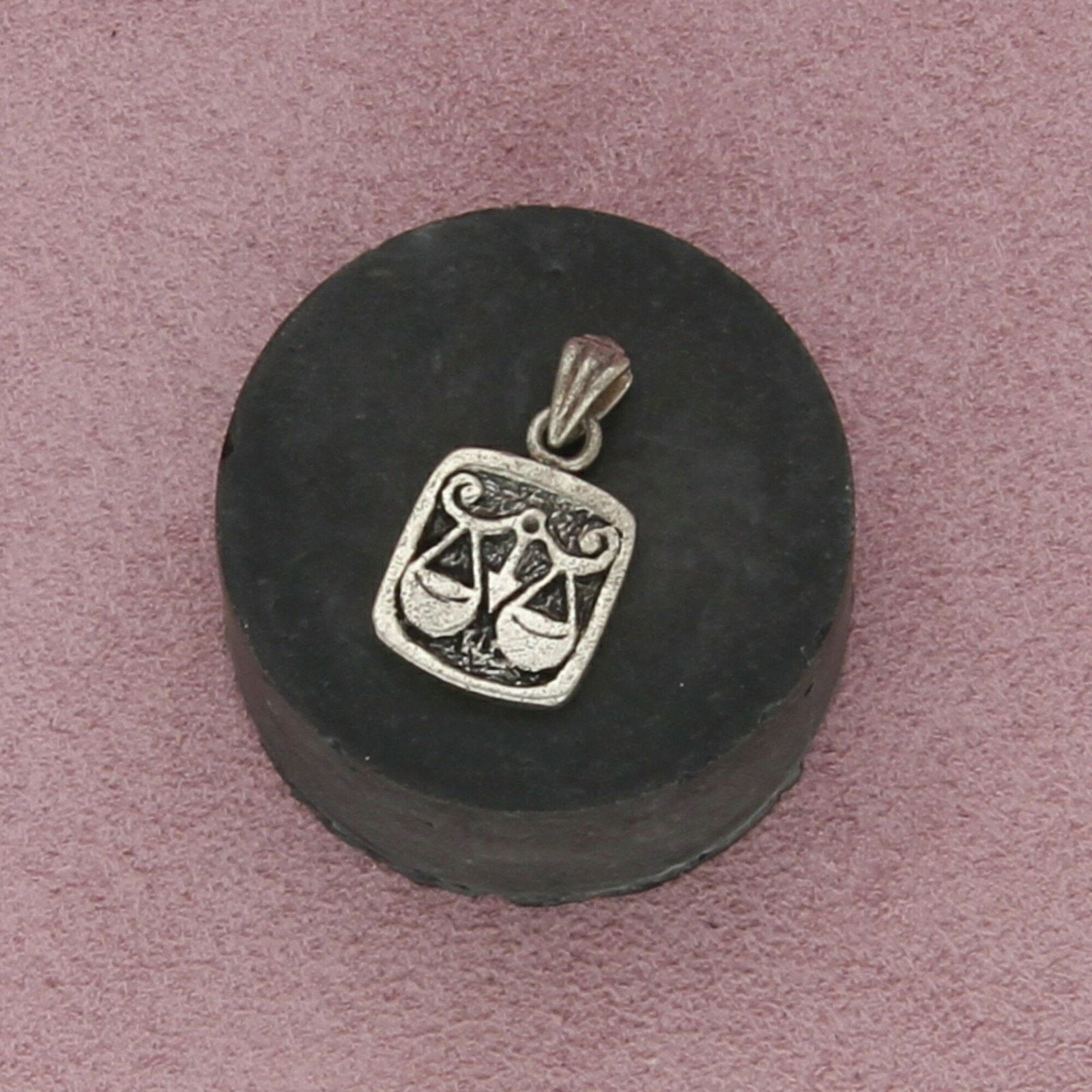 Sterling Silver sterling silver vintage libra scales pendant Size ONE SIZE - 1 Thumbnail