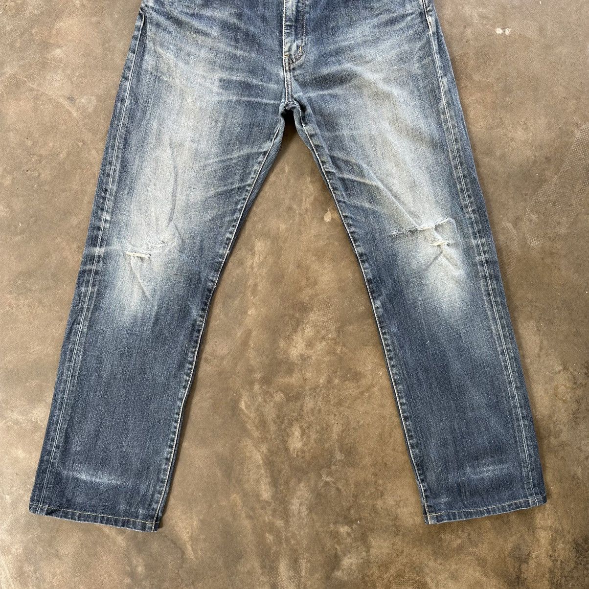 Japanese Brand Vintage Japanese Faded Distressed Denim Jean Pant W33 Size US 33 - 2 Thumbnail