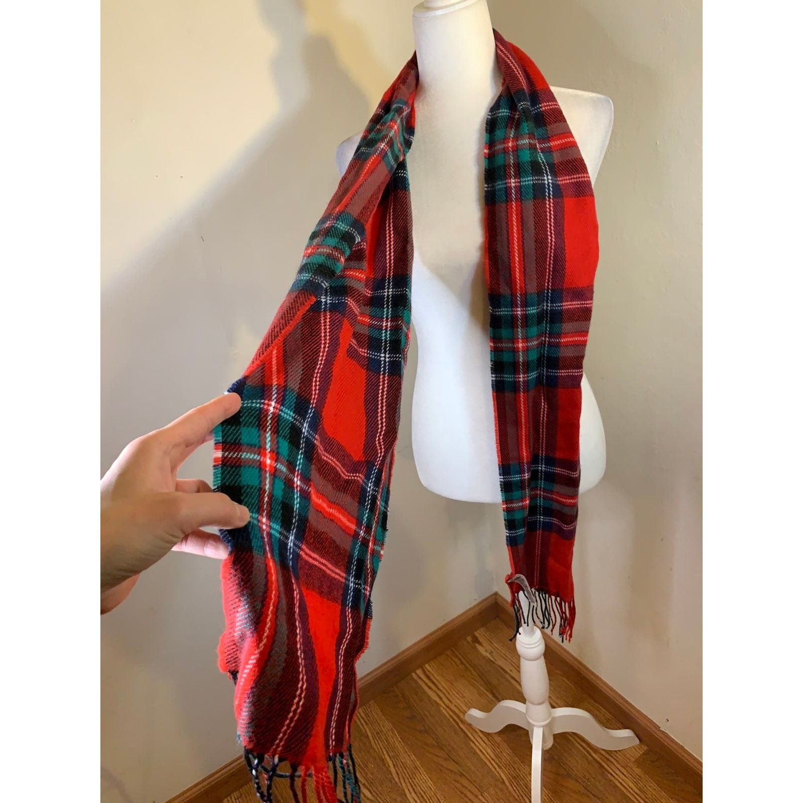 Old Navy Old Navy Red Plaid Scarf Size ONE SIZE - 5 Thumbnail