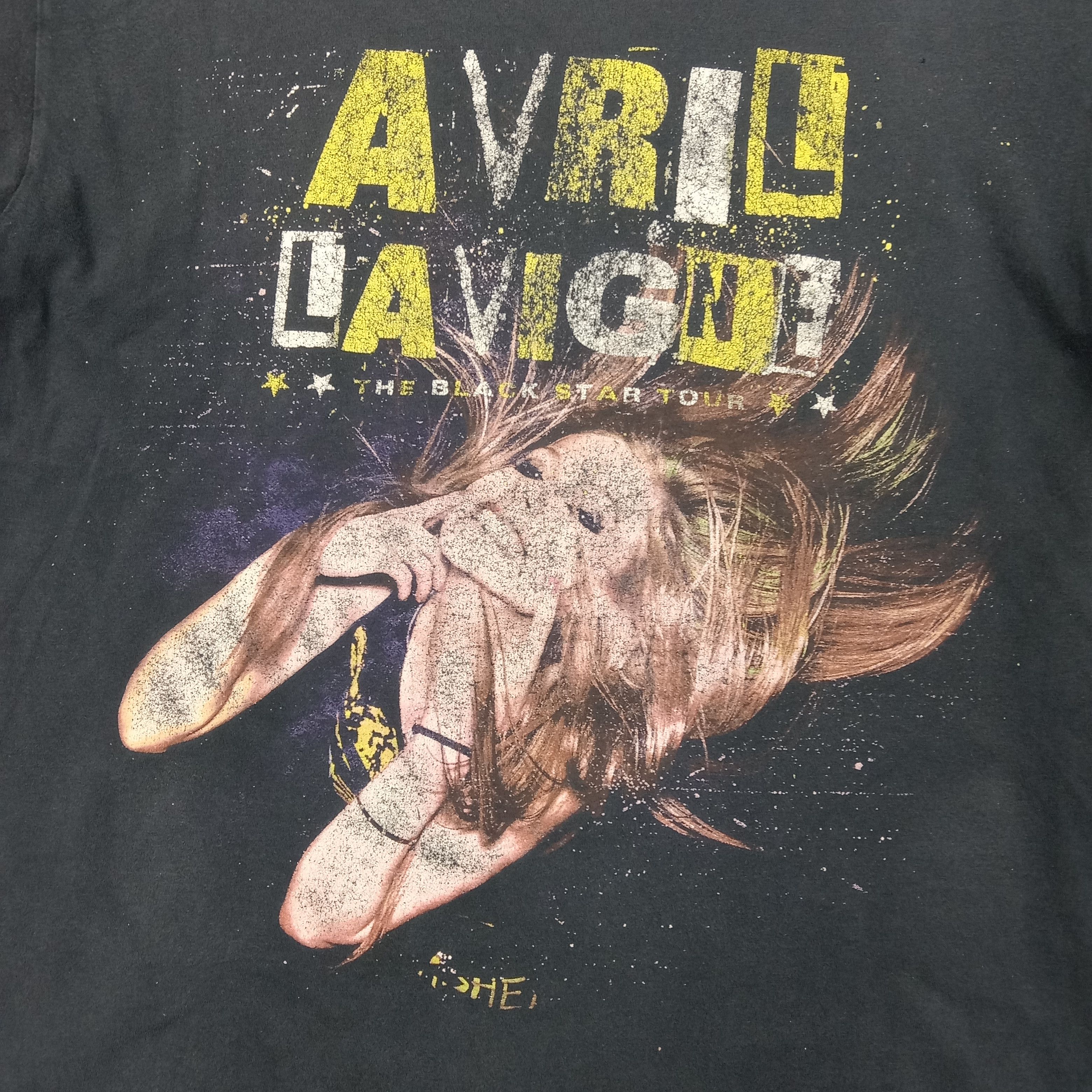 Band Tees Avril Lavigne Pop-Punk Singer Songwriter Tshirt C239N51 Size US M / EU 48-50 / 2 - 2 Thumbnail
