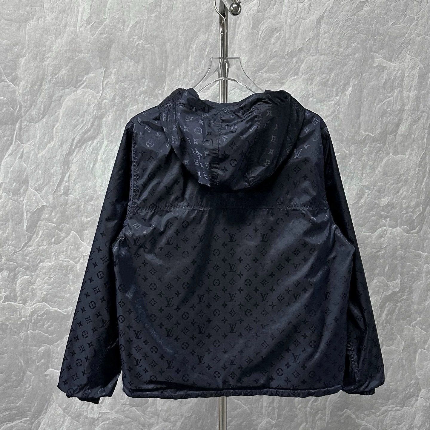 Louis Vuitton louis vuitton reversible printed hooded jacket Size US M / EU 48-50 / 2 - 2 Thumbnail