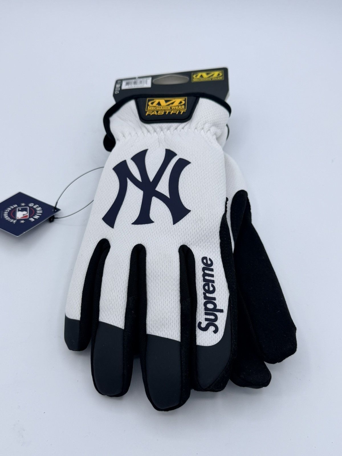 New York Yankees × Supreme Supreme New York Yankees Baseball gloves Size ONE SIZE - 1 Thumbnail
