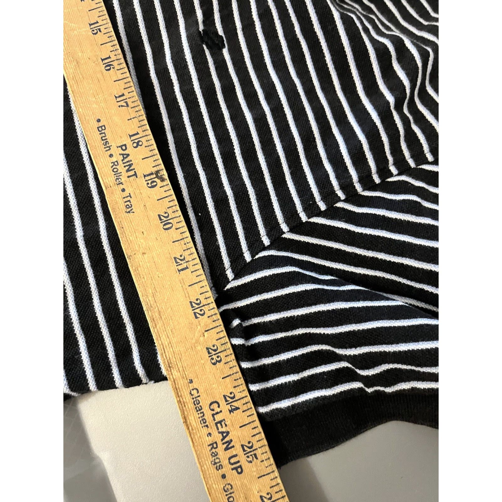 Izod VINTAGE Izod Polo Shirt Mens XL Black Striped Cotton Golf Polo XL Black Mens Size XL Striped Pattern Vintage Golf Shirt Size US XL / EU 56 / 4 - 5 Thumbnail