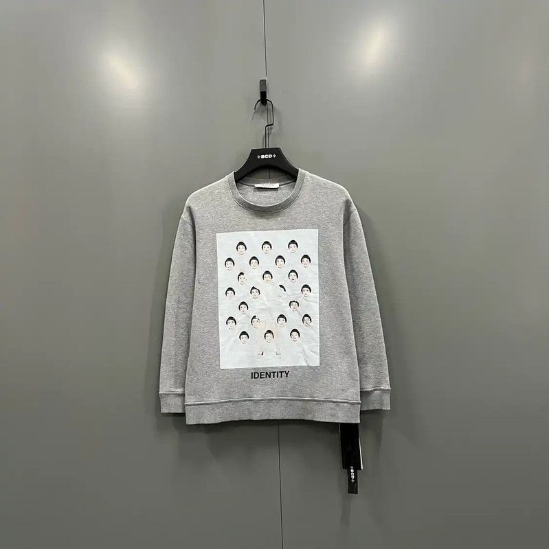 Valentino Valentino Women's Short Sleeve Gray Sweatshirt 0089 Size S / US 4 / IT 40 - 1 Thumbnail