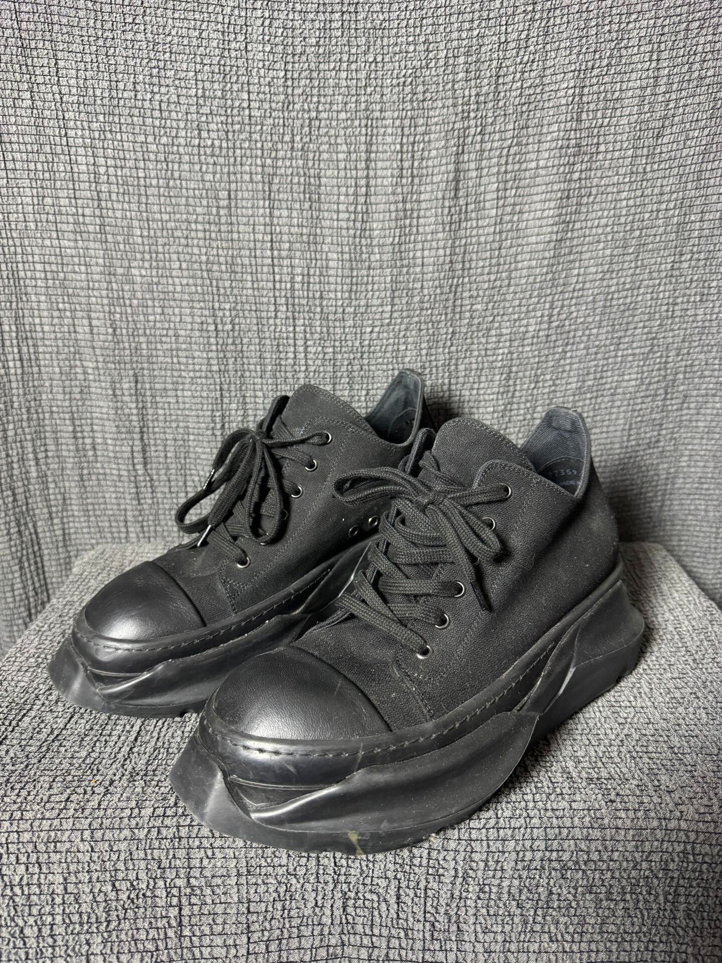 Rick Owens Rick Owens Black Tank Bottom Low Sneakers Size US 8 / EU 41 - 1 Thumbnail