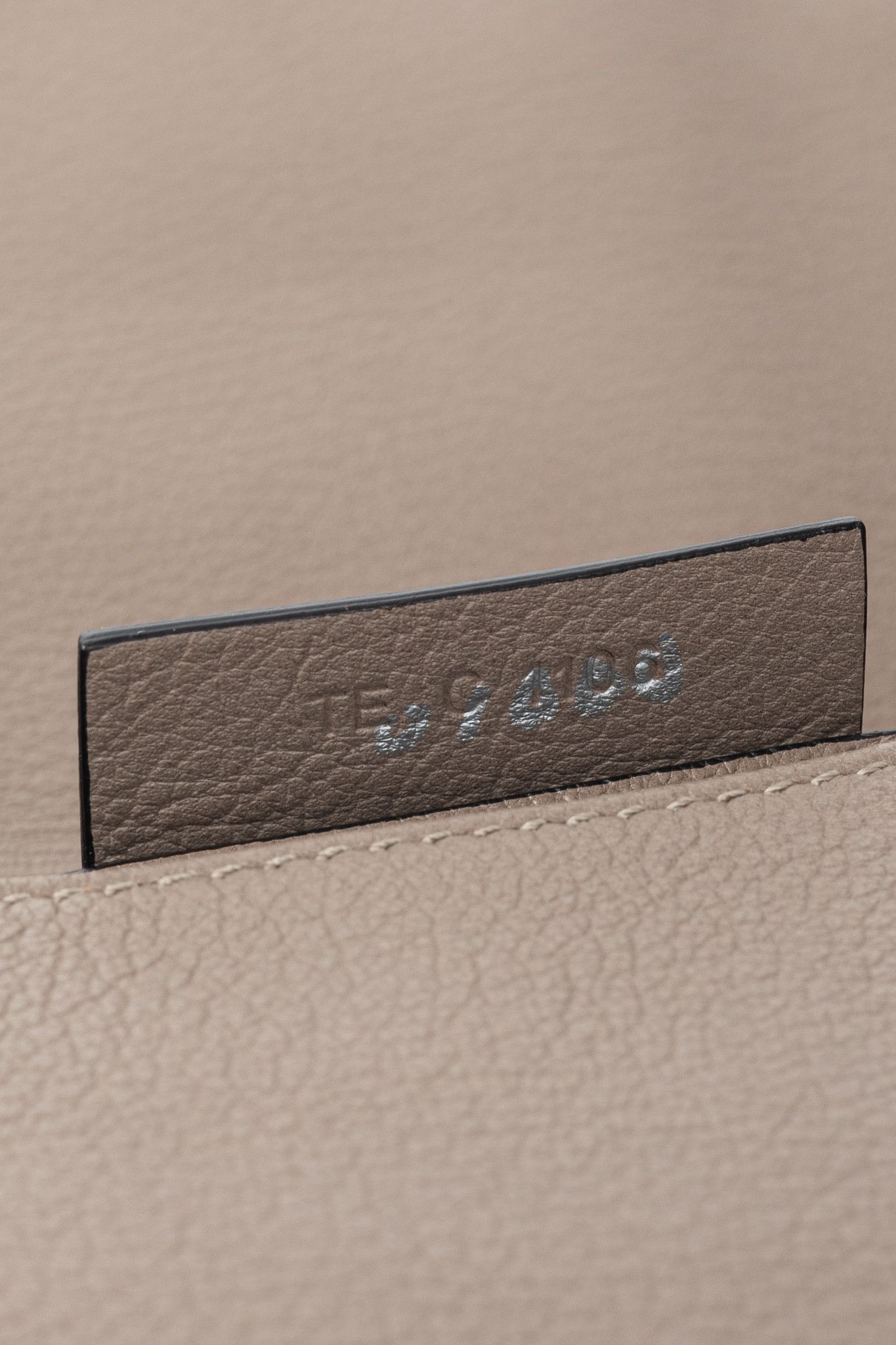 Givenchy Givenchy Antigona Medium Mastic Goat-Leather Envelope Clutch Size ONE SIZE - 10 Thumbnail
