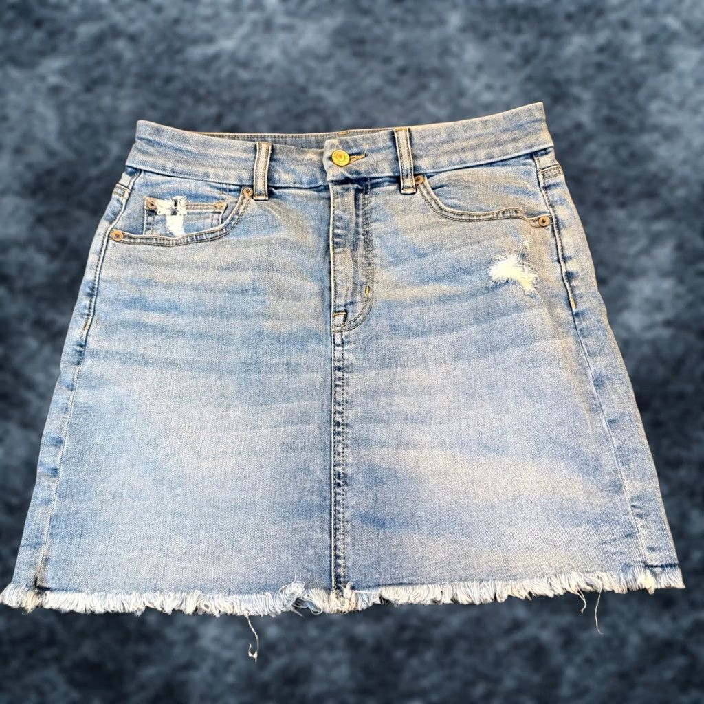 American Eagle Outfitters VINTAGE American Eagle Curvy Hi Rise Mini Denim Skirt Light Wash Distressed Womens 8 Reg Size 30" / US 8 / IT 44 - 1 Thumbnail