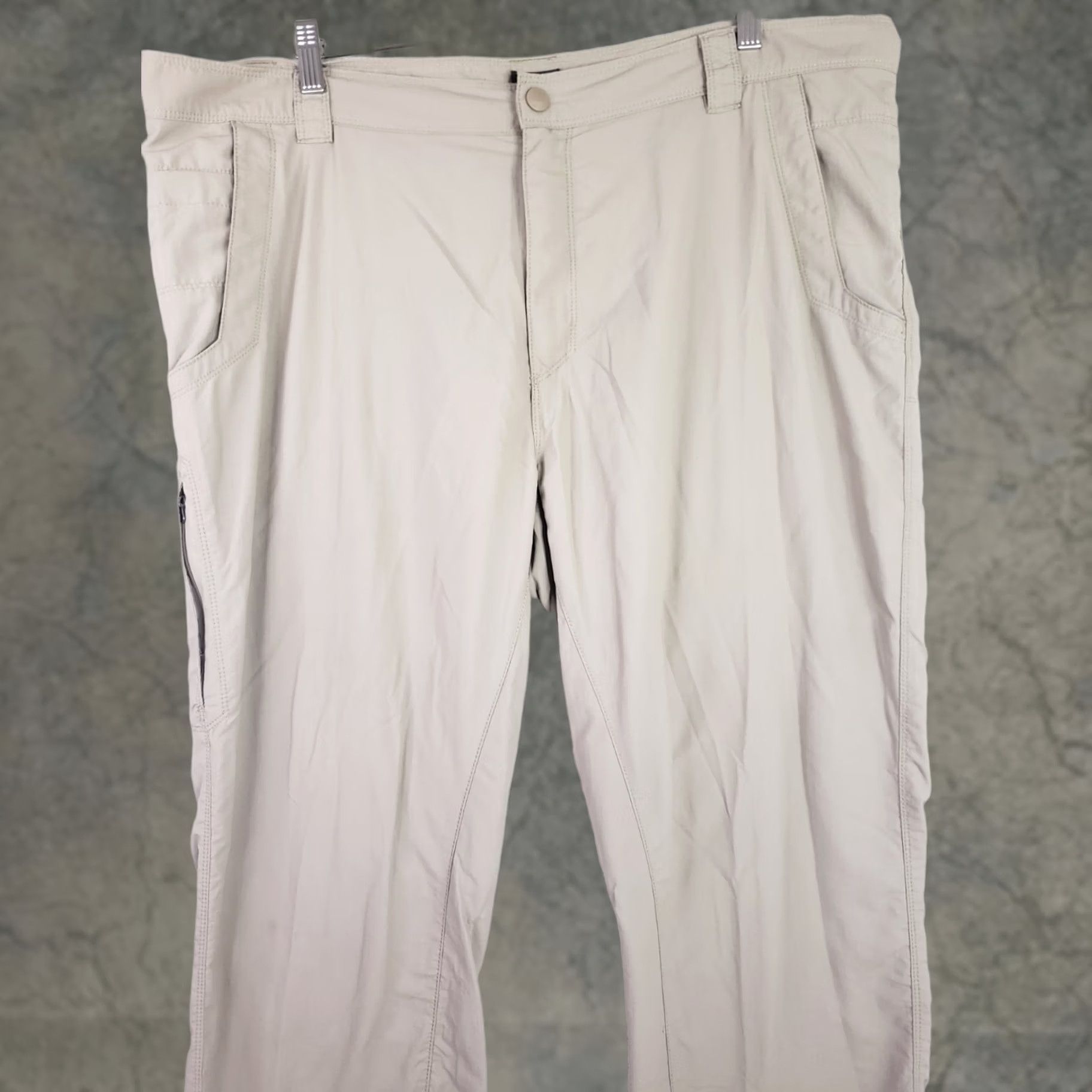 Royal Robbins Royal Robbins Pants Mens Size 42 x 30 Beige Solid Performance Tech Chino Size US 42 / EU 58 - 1 Thumbnail