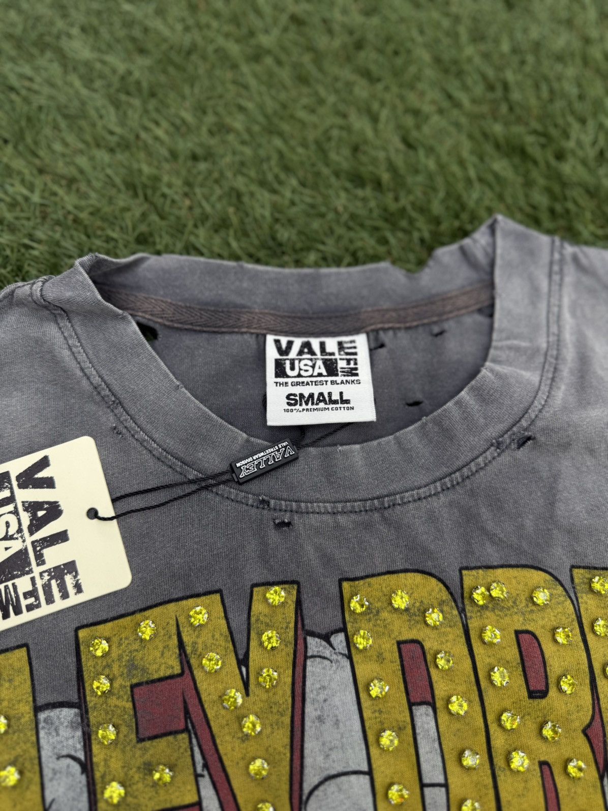 Vale Valley Dreams Chaos Bling Tee Size Small (NEW) Size US S / EU 44-46 / 1 - 6 Thumbnail